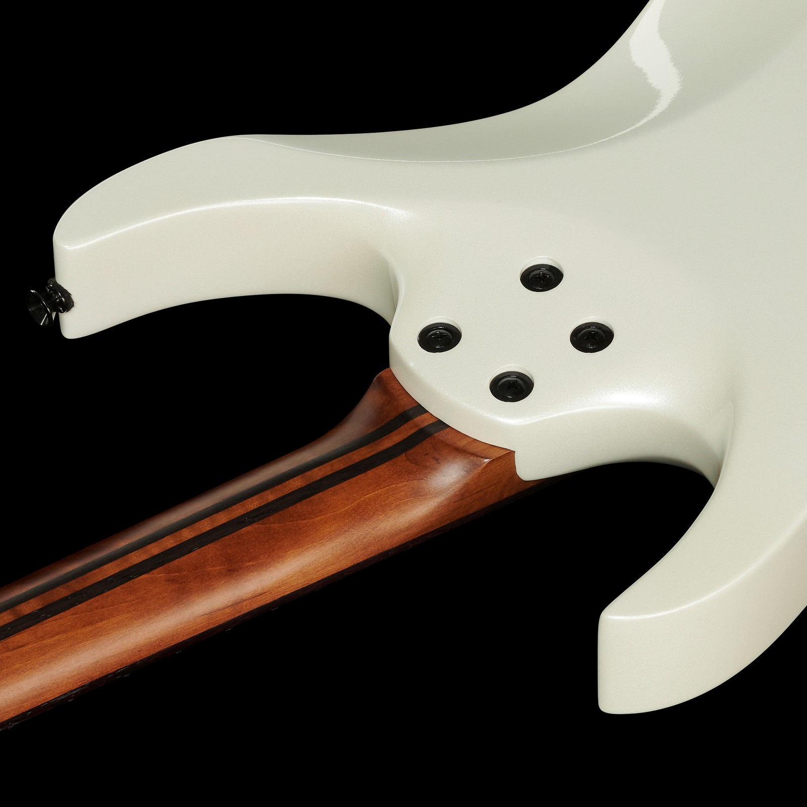 Bolt-on neck on the back of the Mooer GTRS Guitars Wing 800 Int PW