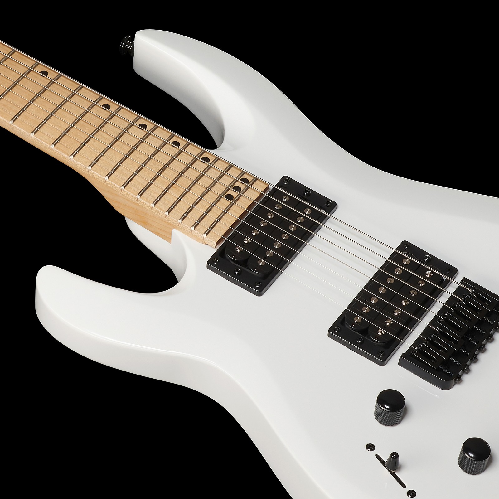 Zwei Humbucker auf der Linkshänder E-Gitarre Harley Benton R-457MN LH WH Progressive Series 7-saiter