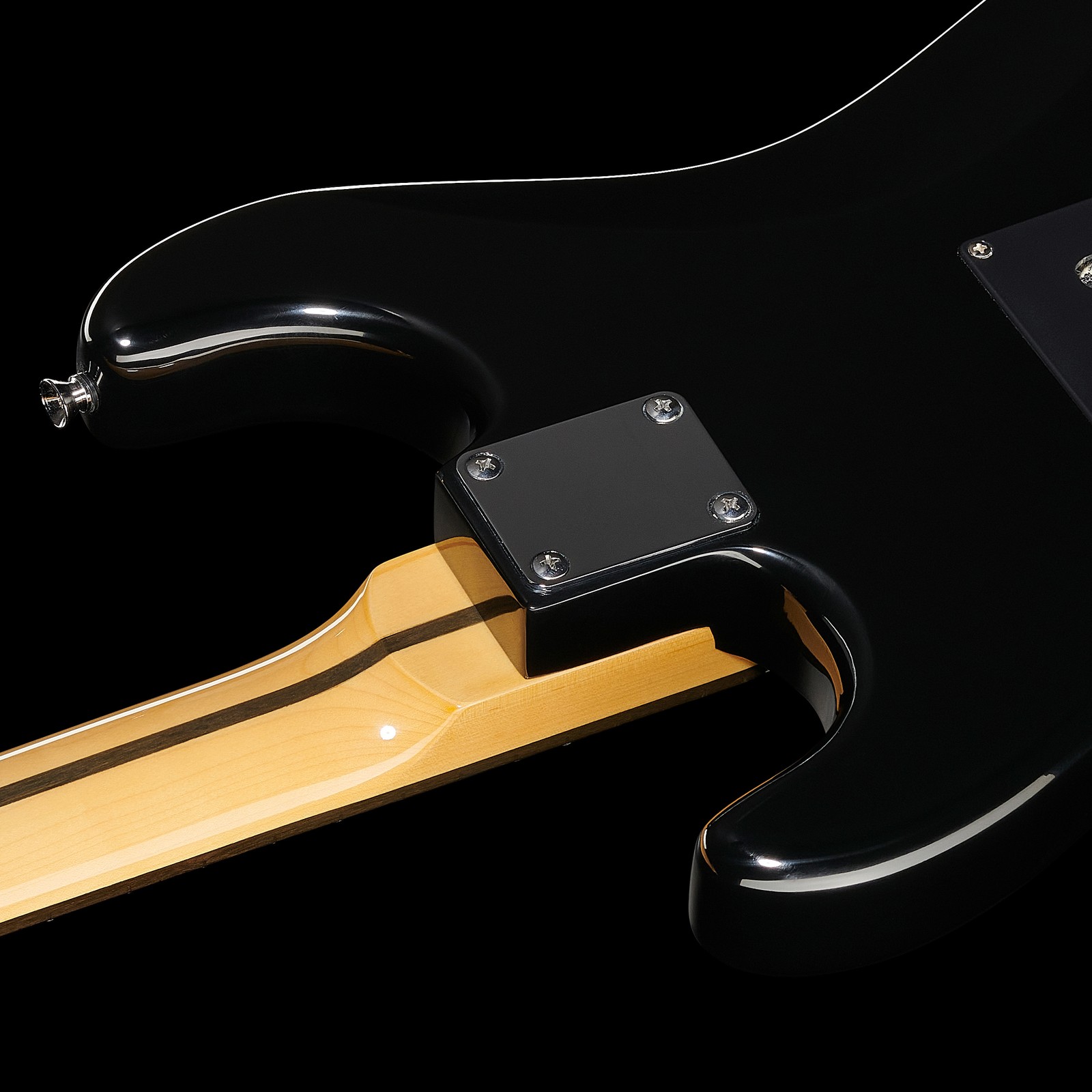 Geschraubter Hals auf der Rückseite der E-Gitarre Harley Benton ST-70 Black Paisley