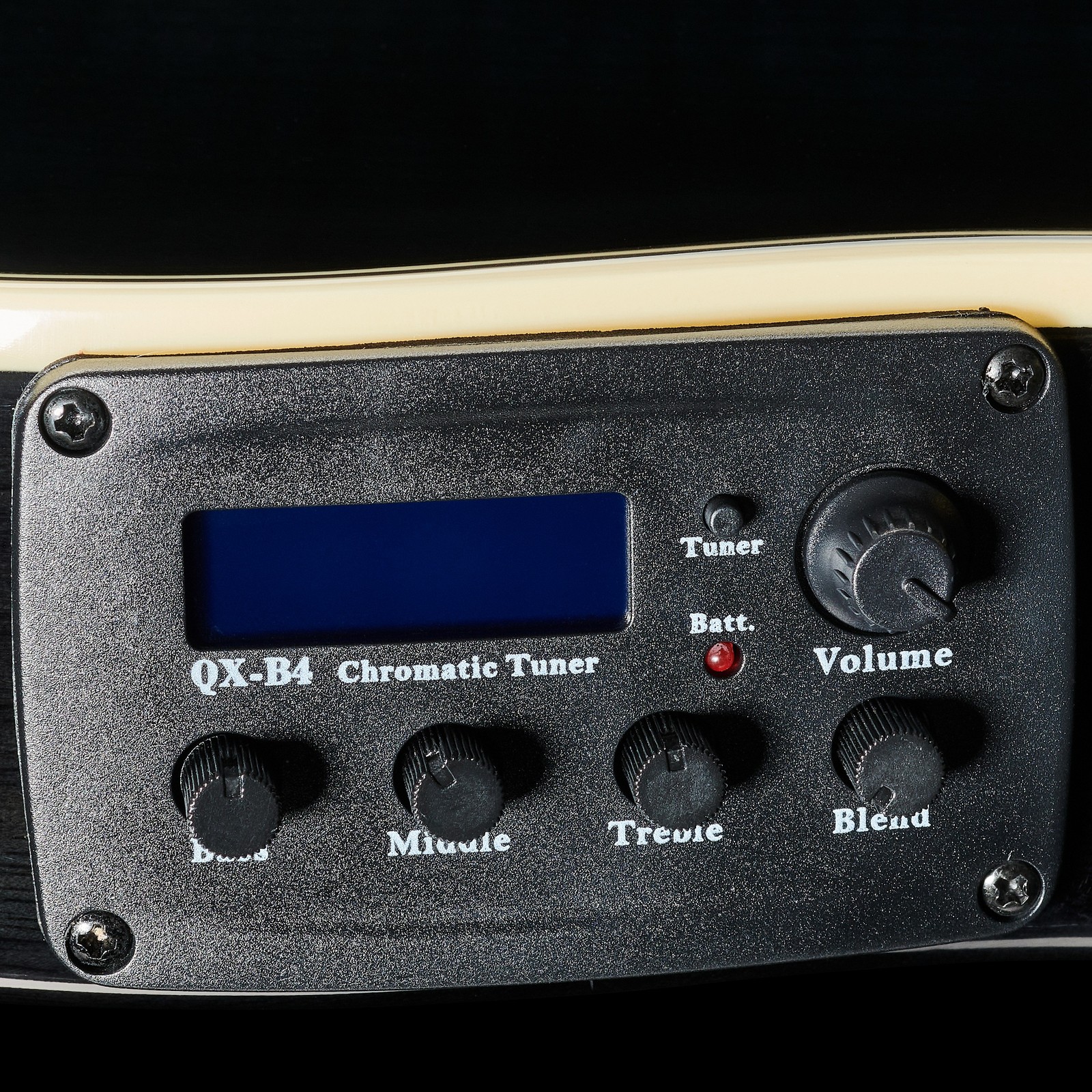 Preamp an der Seite der Harley Benton Custom Line Nashville-Steel