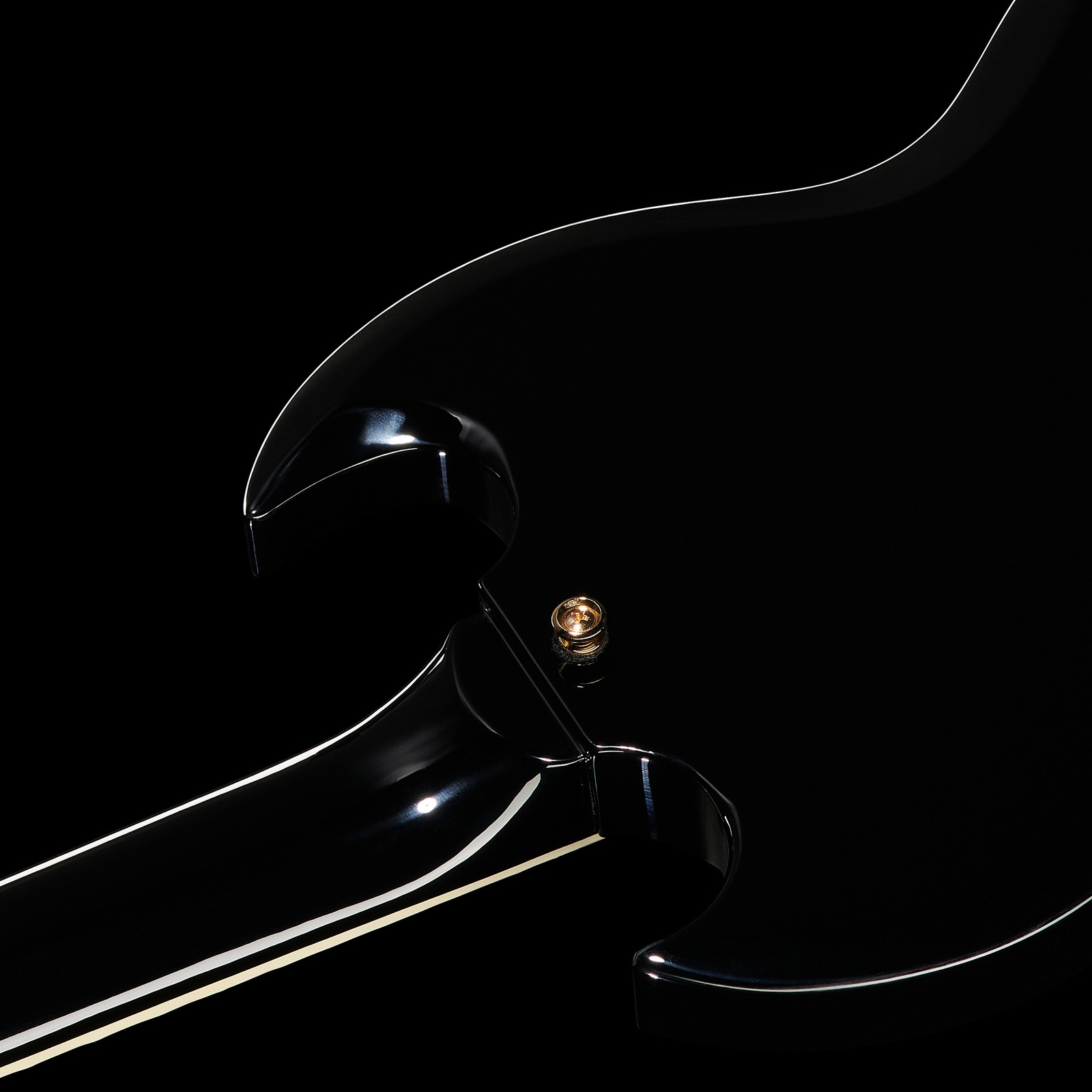 Gurtpin am Halsansatz auf der Rückseite der Epiphone SG Custom Ebony