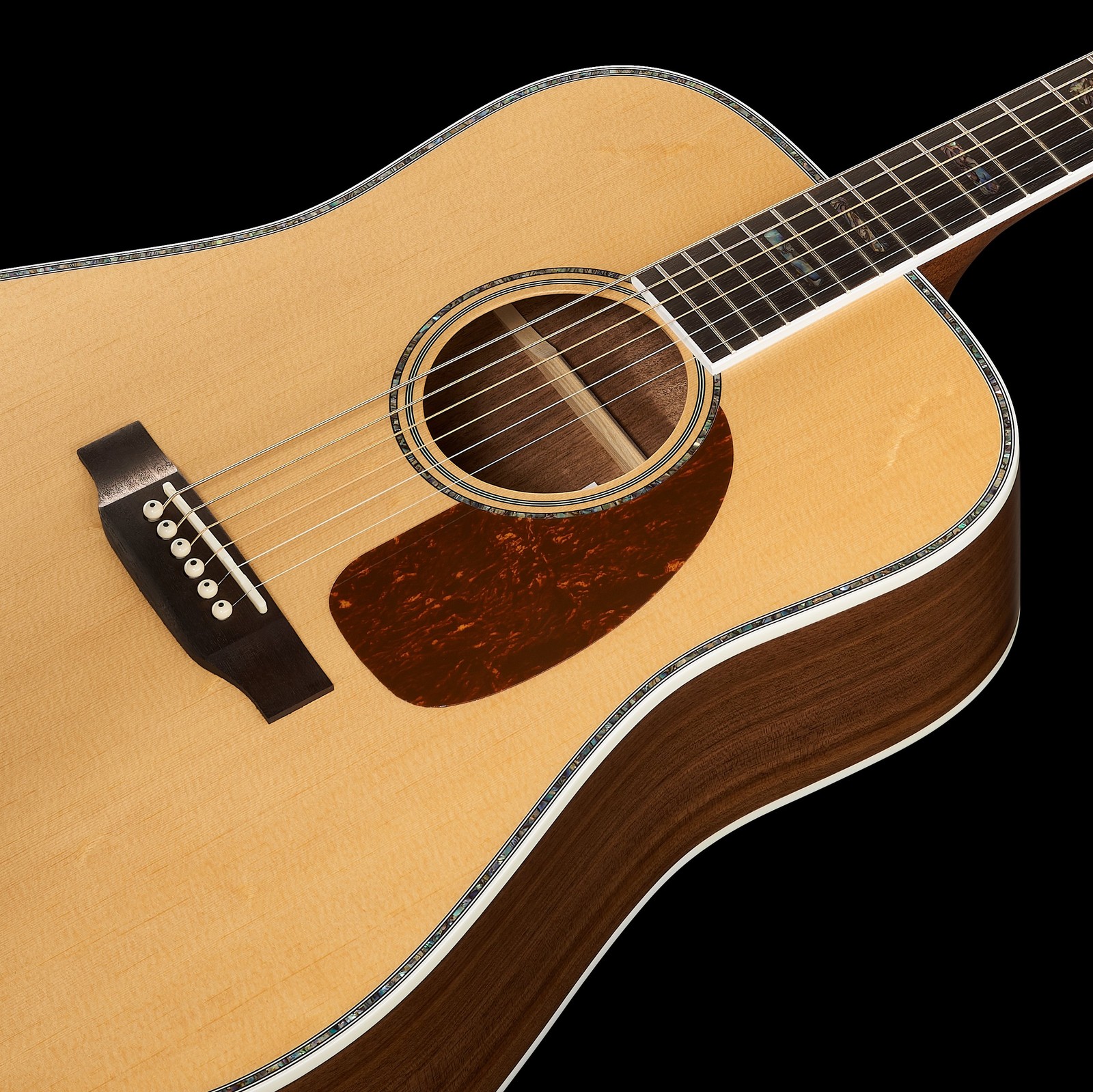 massive Fichtendecke auf der Harley Benton Custom Line CLD-41SE WN