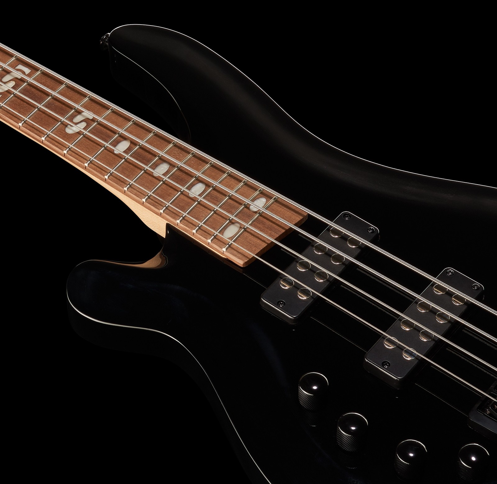 Harley Benton B-450LH BK Progressive Series, Korpus