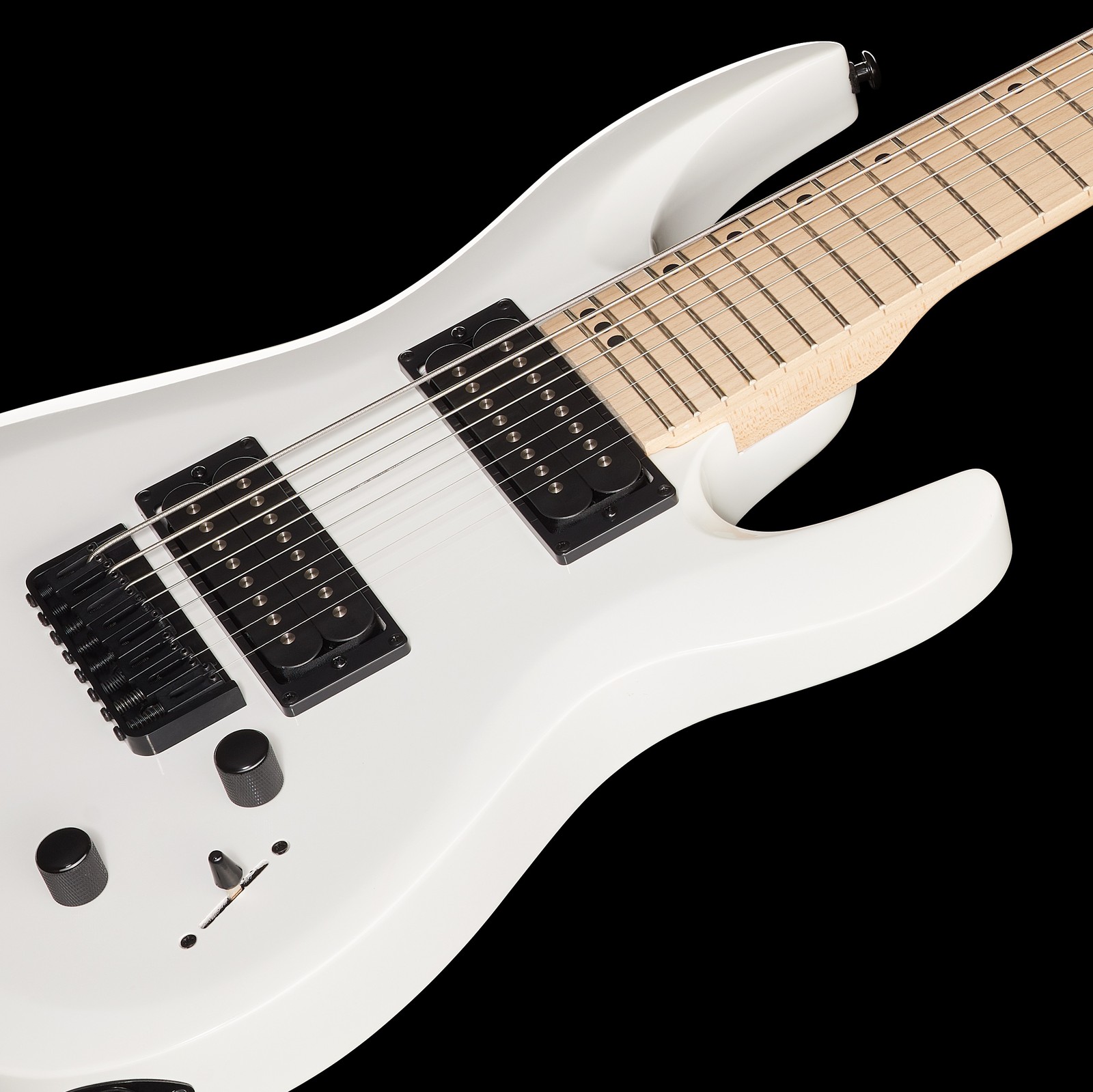 Weiße Harley Benton R-458MN WH mit schwarzer Hardware und hellem Griffbrett