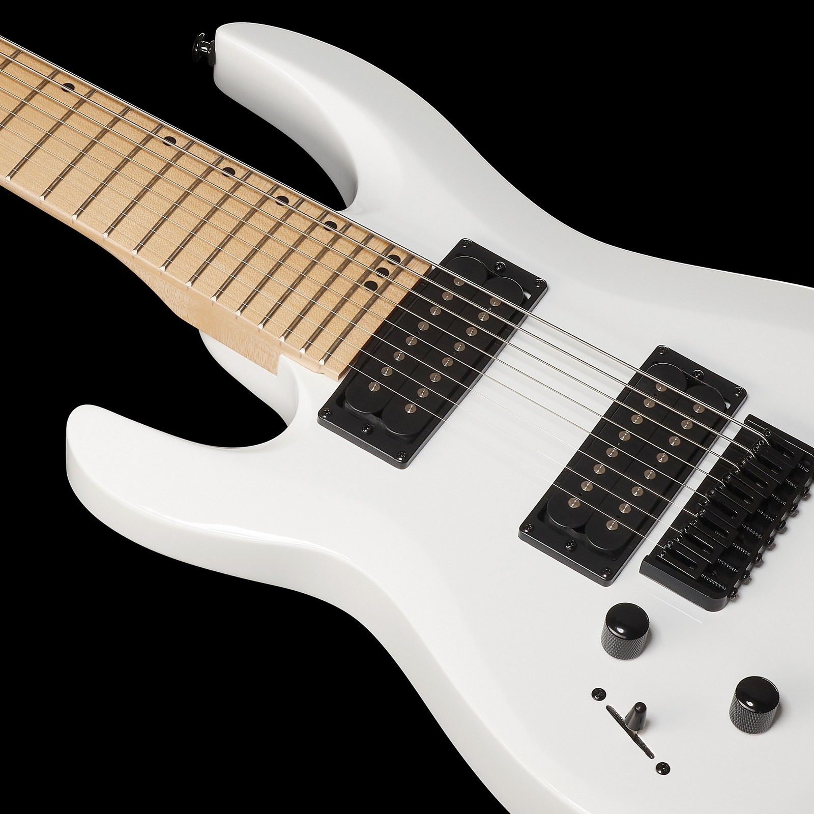 Schwarze Hardware und Ahorngriffbrett der Harley Benton R-458MN LH WH