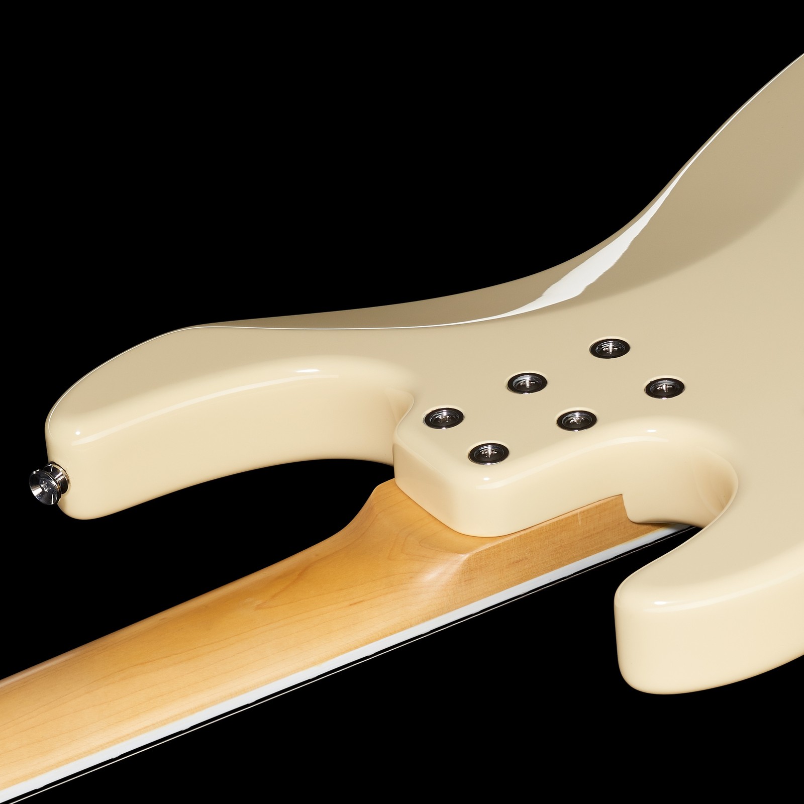 Sechsfasch geschraubter Hals des Harley Benton Enhanced MP-4EB Creme