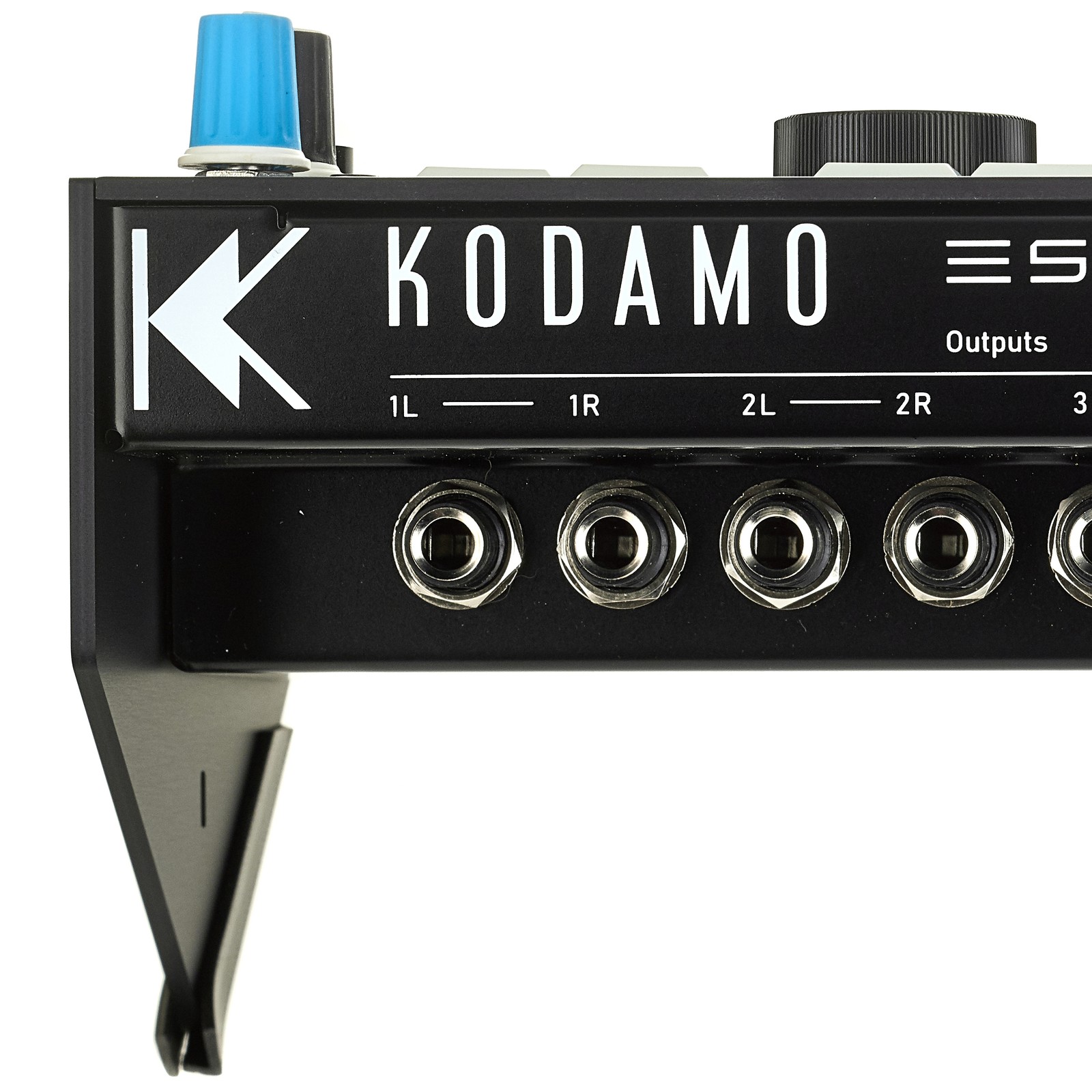 Kodamo  Logo am Essence FM MKII Synthesizer