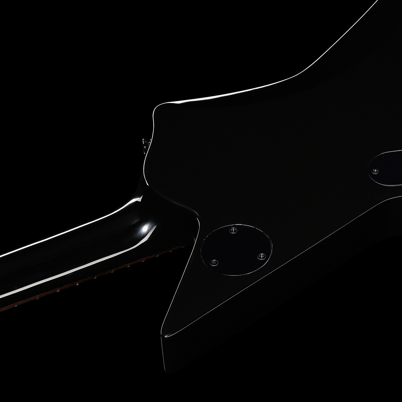 Geleimter Hals auf der Rückseite der schwarzen Harley Benton EX-84 Modern BK