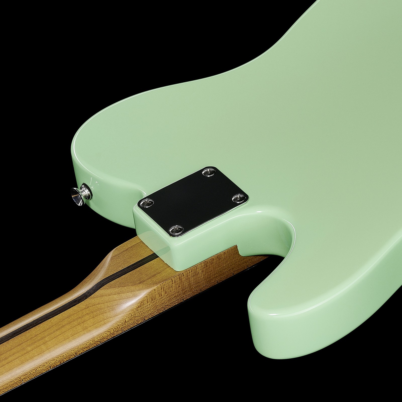 Manche collé sur l’arrière de la Harley Benton TE-62CC SFG