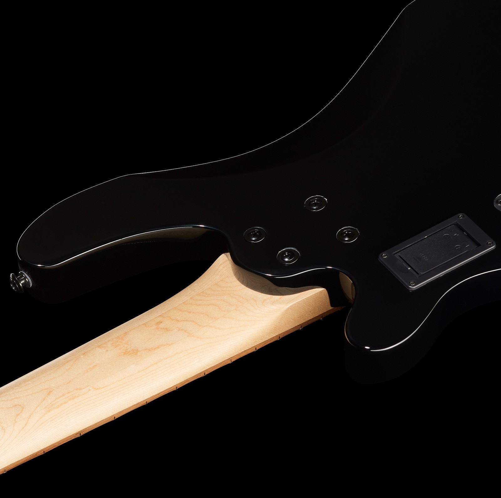 Halsübergang des Harley Benton B-550 Black Progressive Series 5-string E-Bass