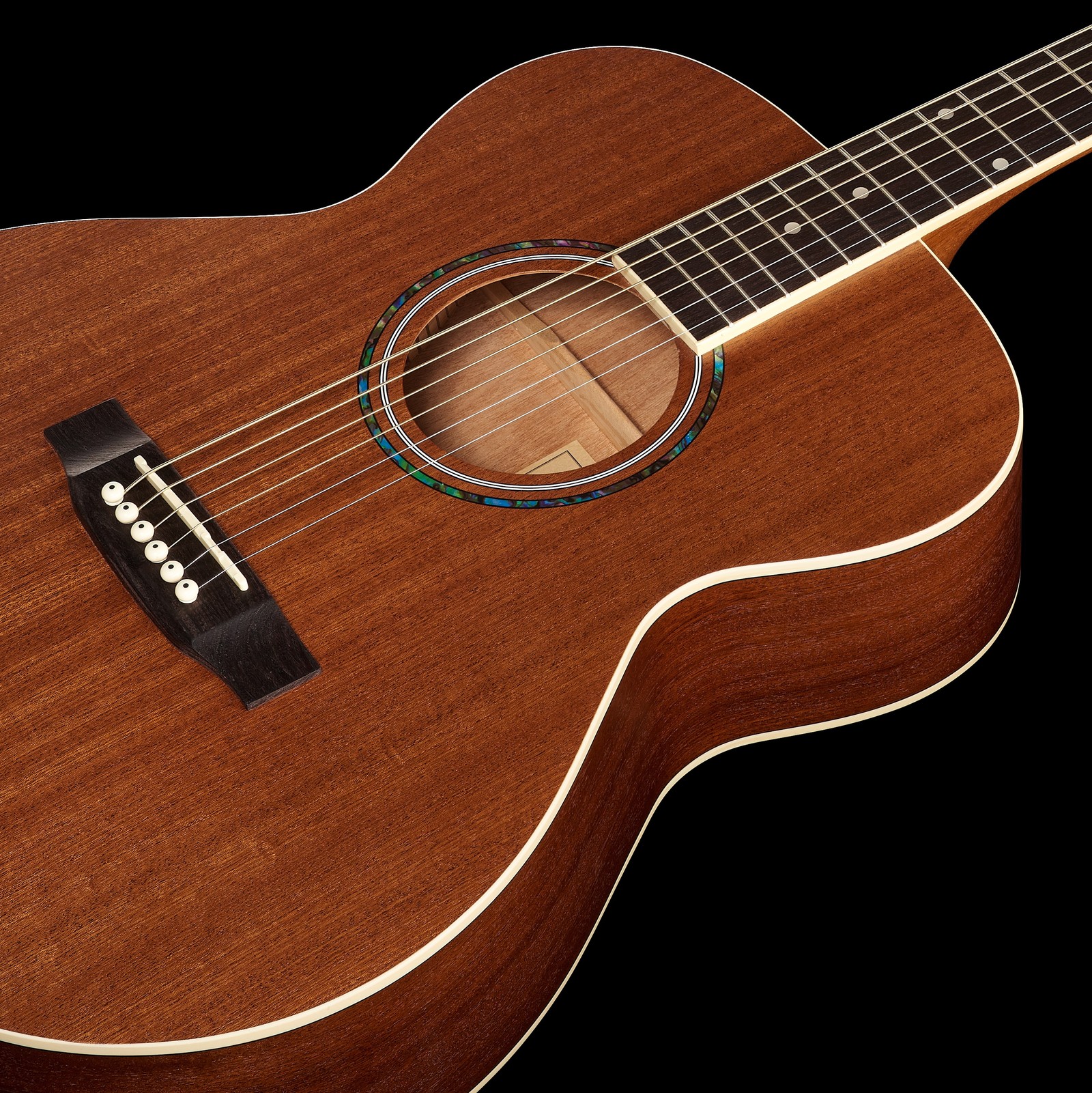 Mahogany top on the Harley Benton HBCG45 guitar