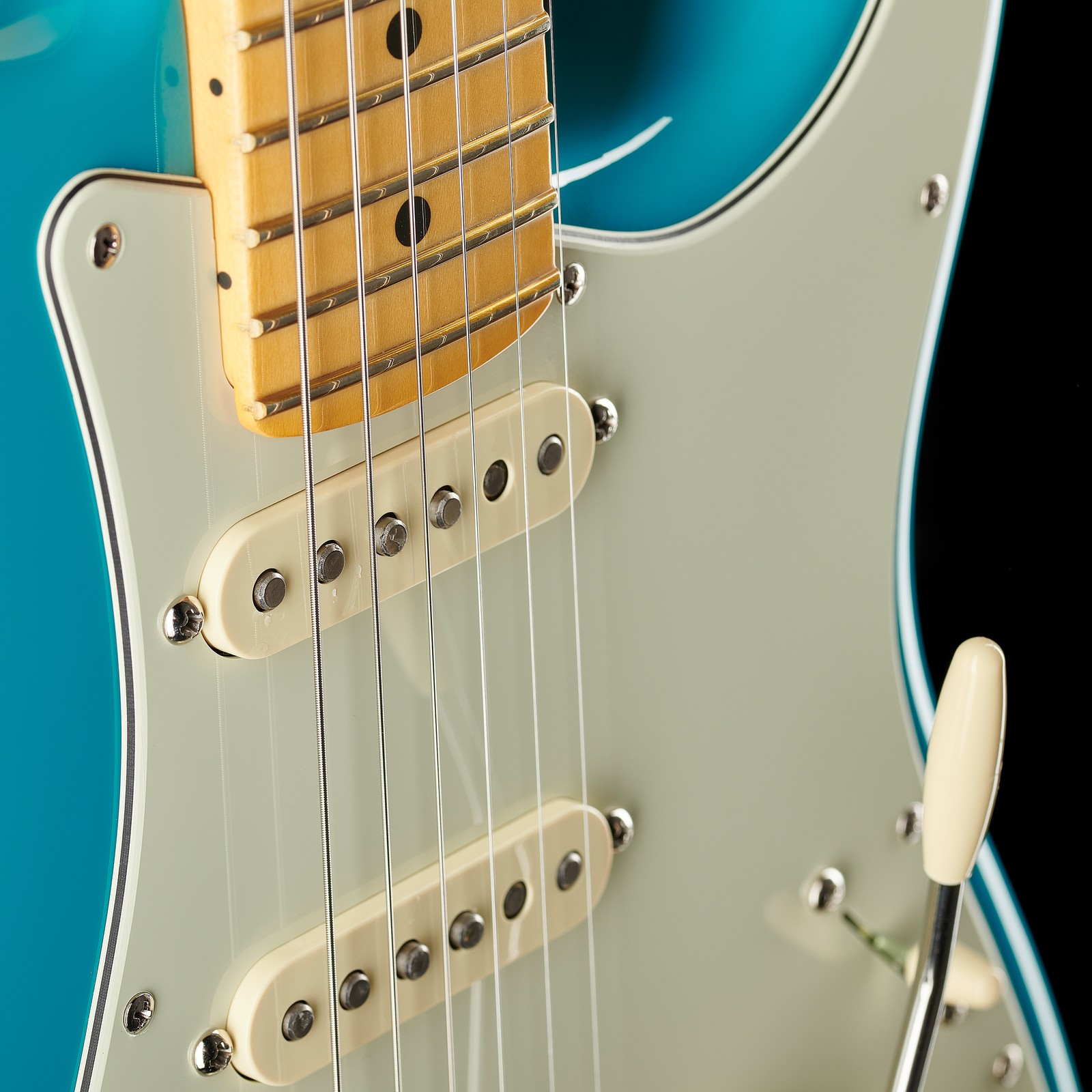 Tonabnehmer der Fender AM Pro II Strat MN MBL E-Gitarre