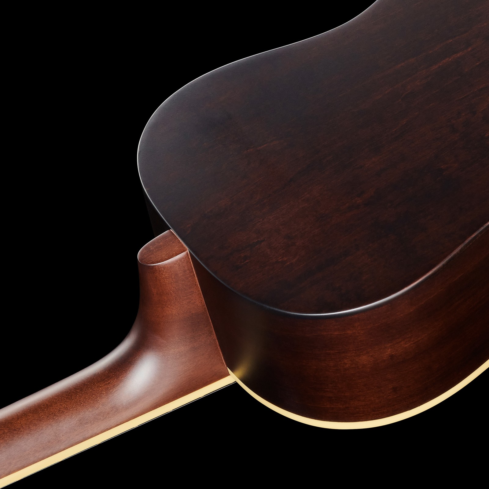 Kleiner Gitarren Korpus aus laminierter Linde von hinten