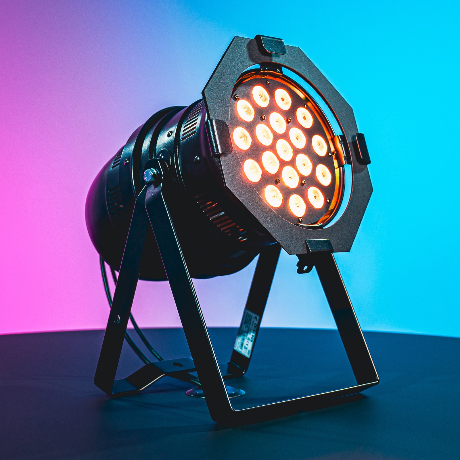 Stairville CX-30 RGB WW LED Scheinwerfer