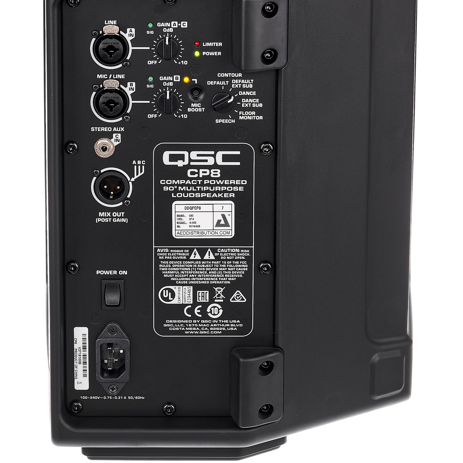 Rückseite des QSC CP8 Aktivlautsprechers mit Bedienelementen und Anschlüssen