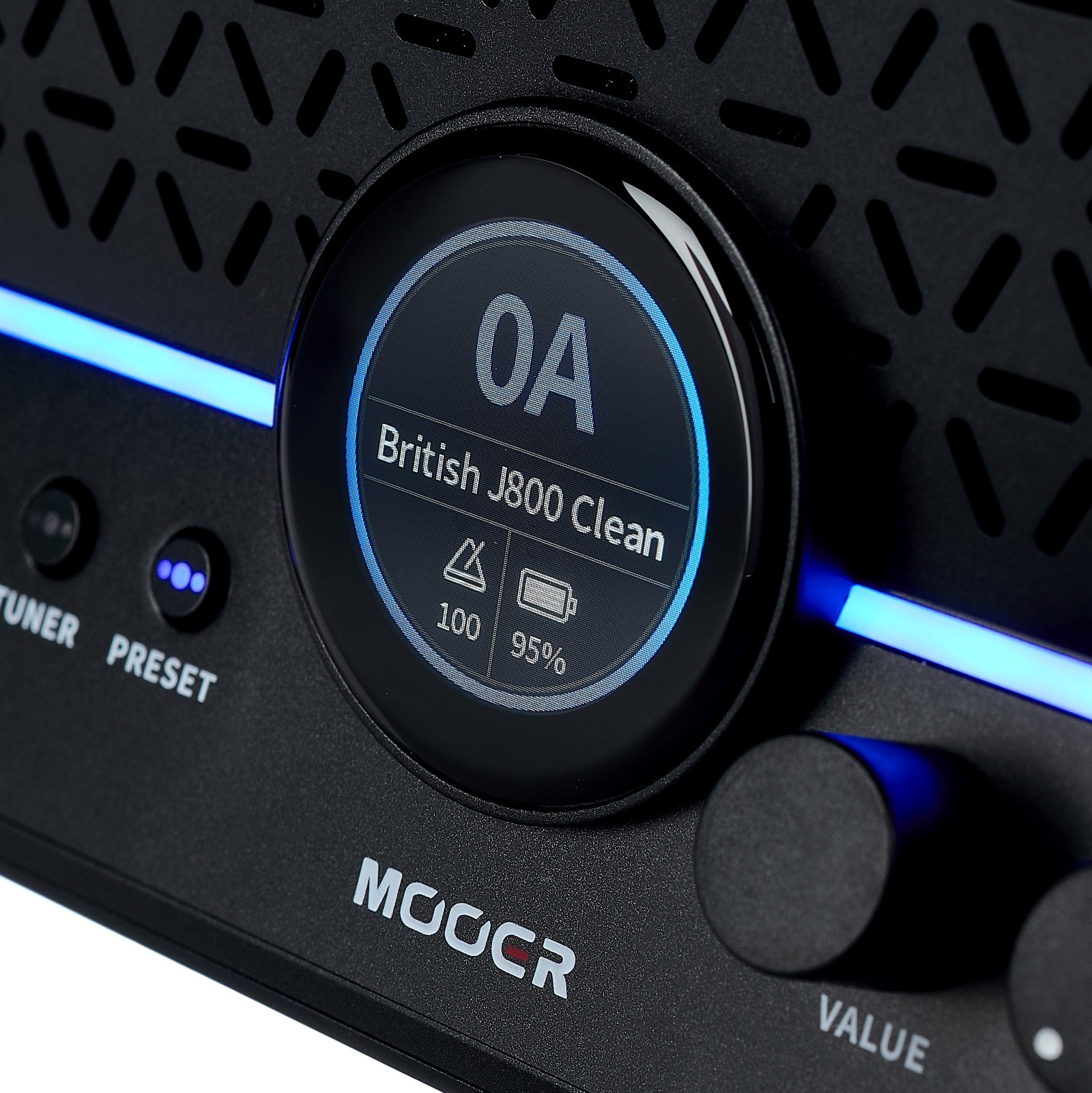 Screen on the Mooer F15i Li Modeling Guitar PB, baffle and controls