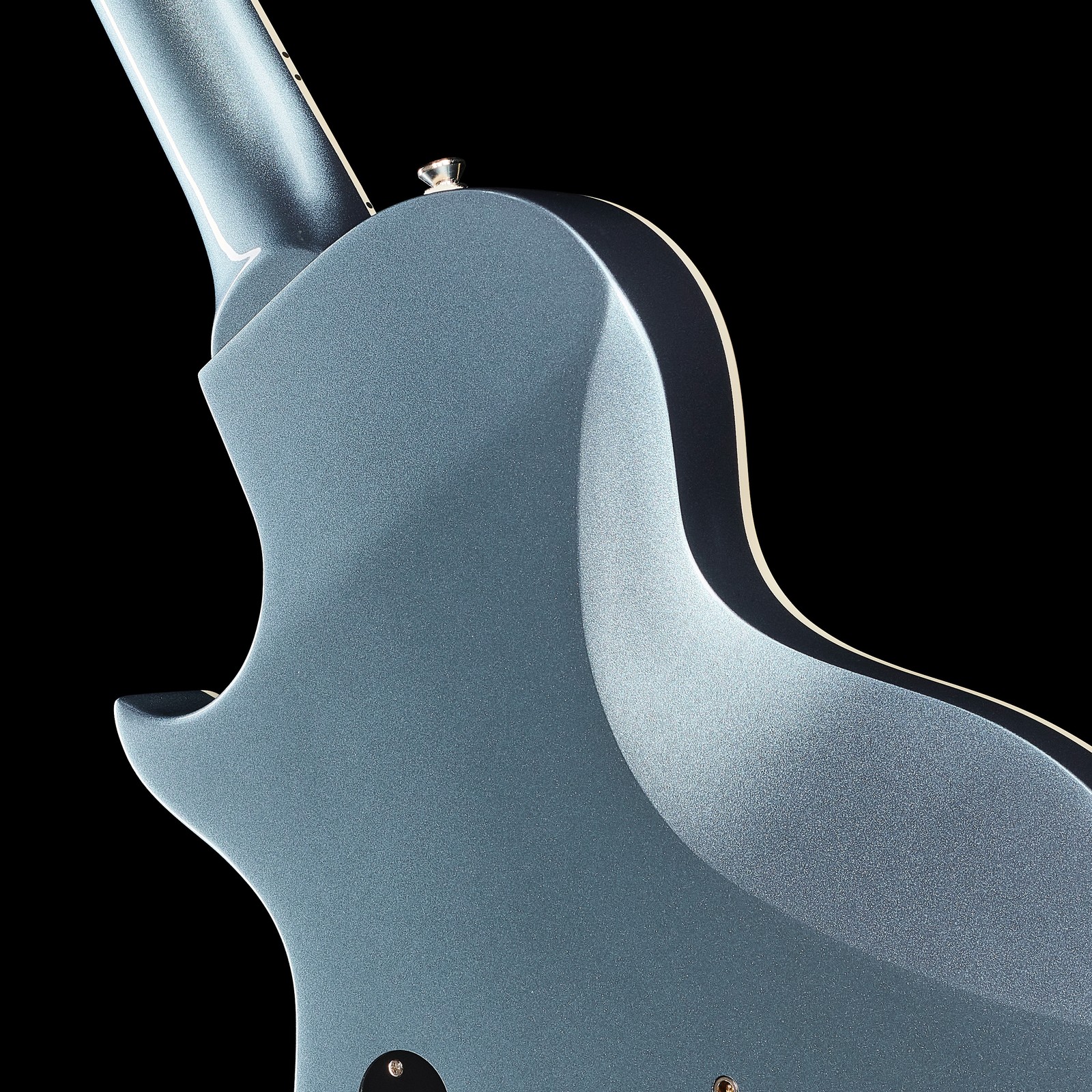 Konturierte Korpus Rückseite der Epiphone Waxx Nighthawk Studio