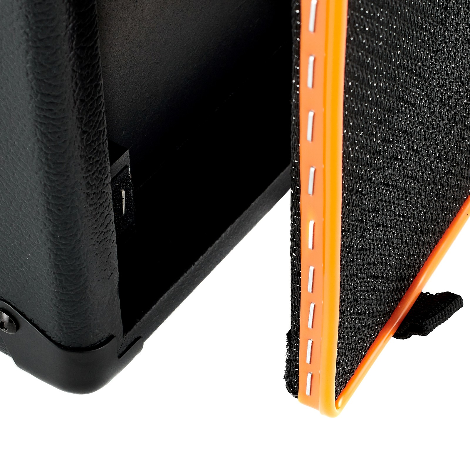 Frontgrill des  Palmer Cab 212 X Unloaded wird abgenommen