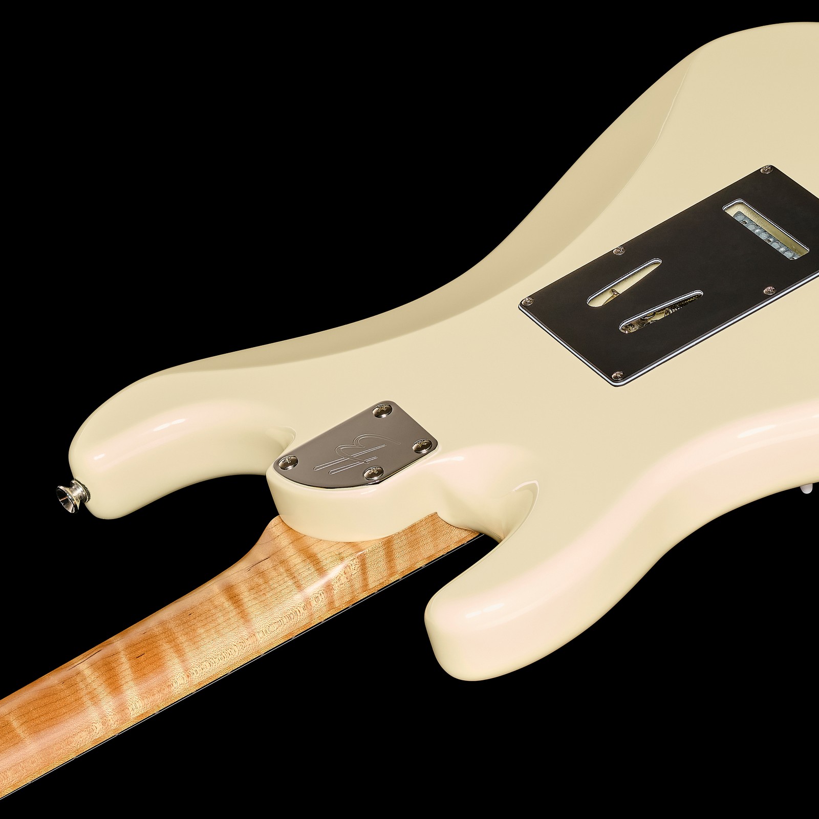 Geschraubter Hals auf der Rückseite der Harley Benton ST-Modern Plus MN HSS OW