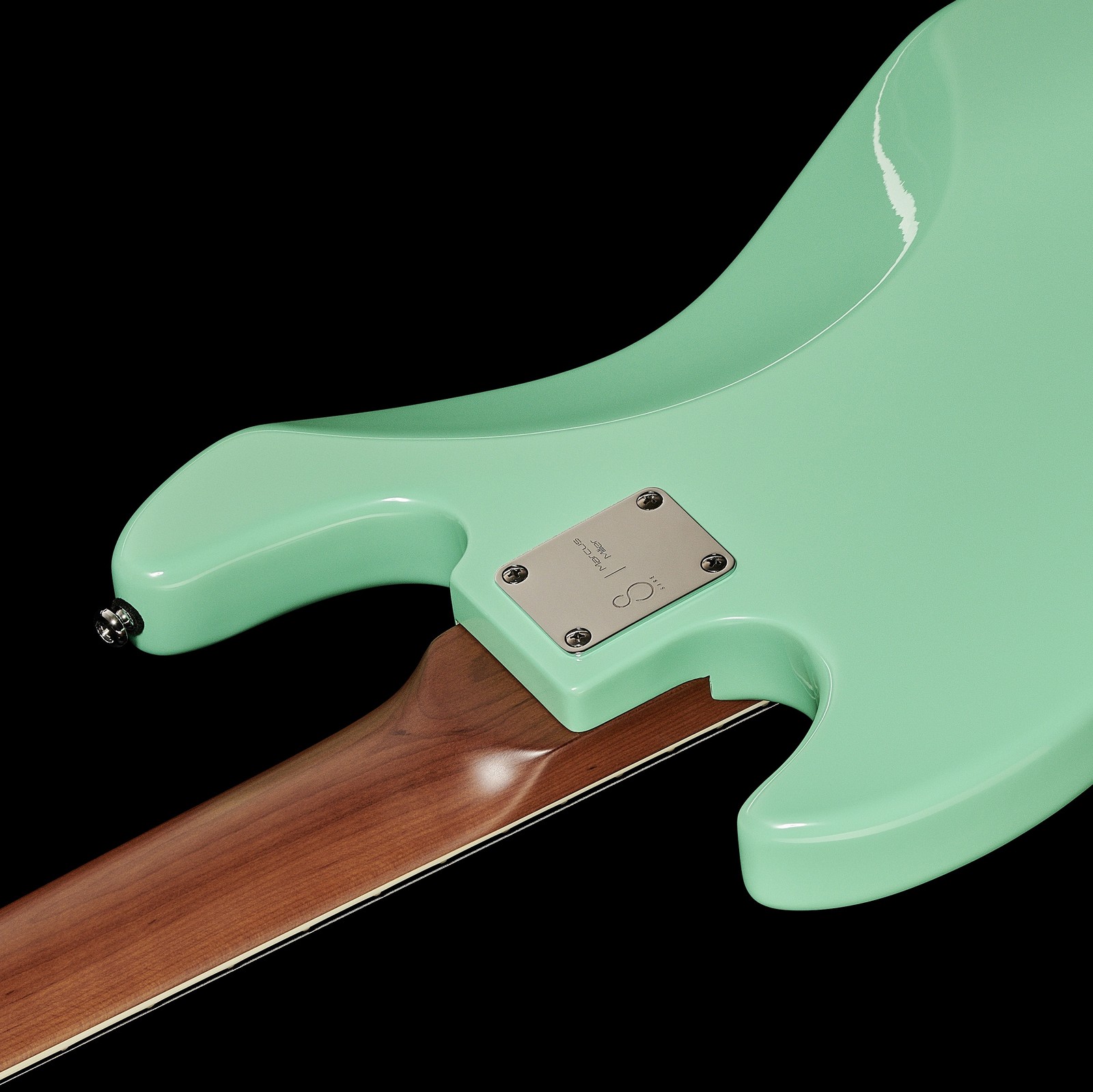 Geschraubter Roasted Maple Hals auf der Rückseite des Marcus Miller V5R Alder-5 MLG