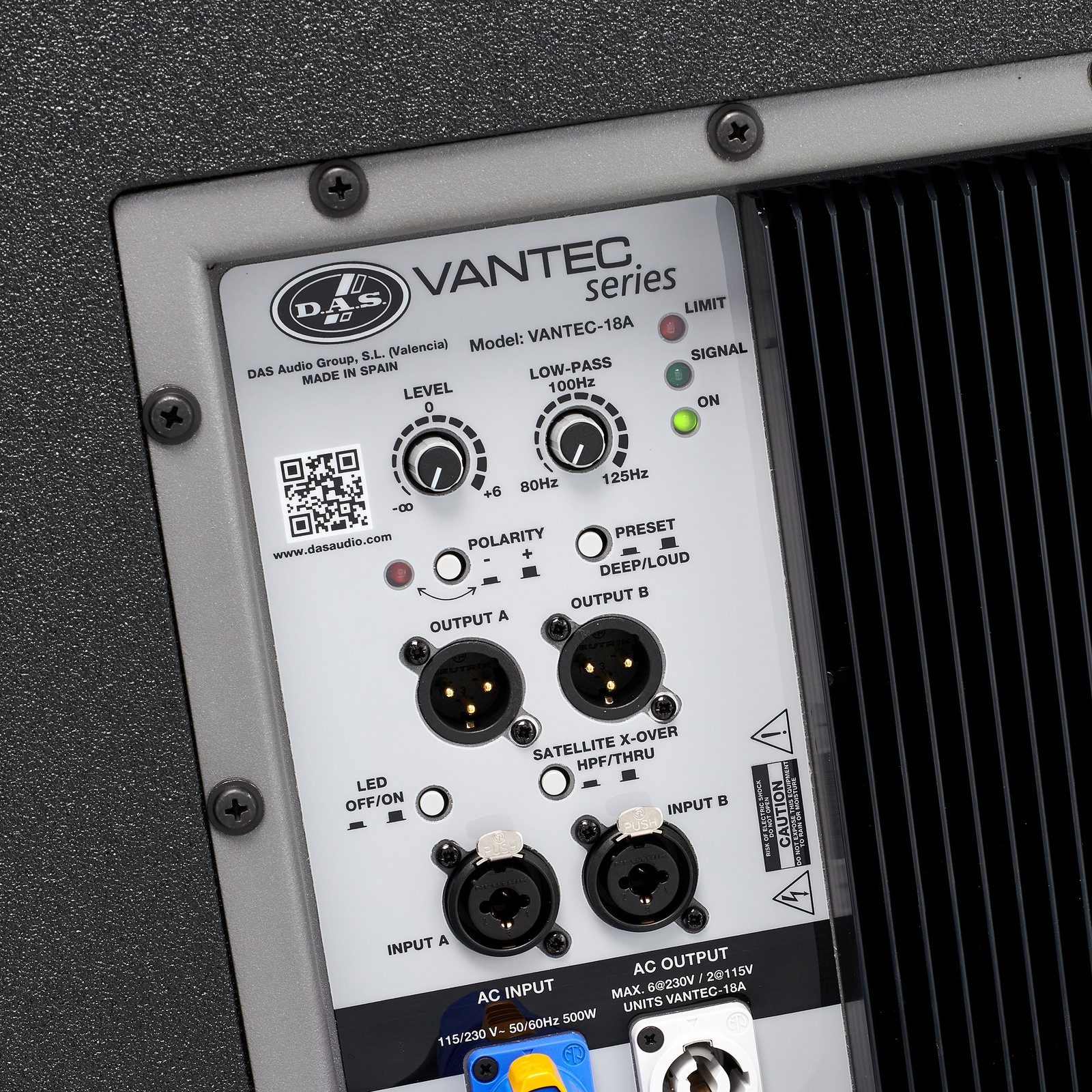 Bedienfeld mit Anschlüssen am DAS Audio Vantec-18A - Aktiver 18" Bassreflex Subwoofer