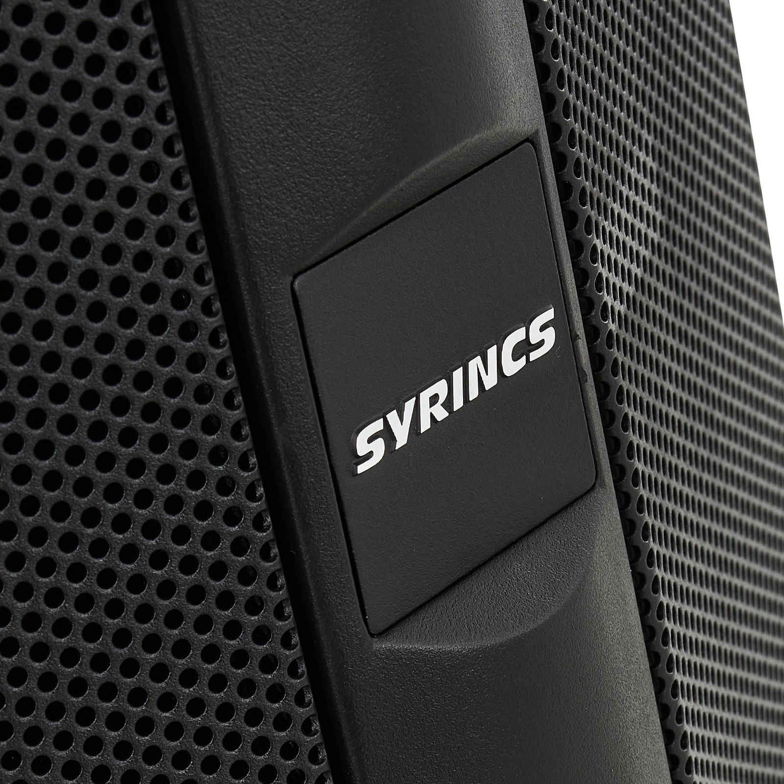 Syrincs Logo auf der Vorderseite vom Subwoofer
