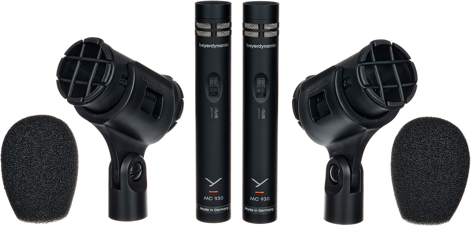 Zwei beyerdynamic MC 930 mit Mikrofonklemmen und Windschutz