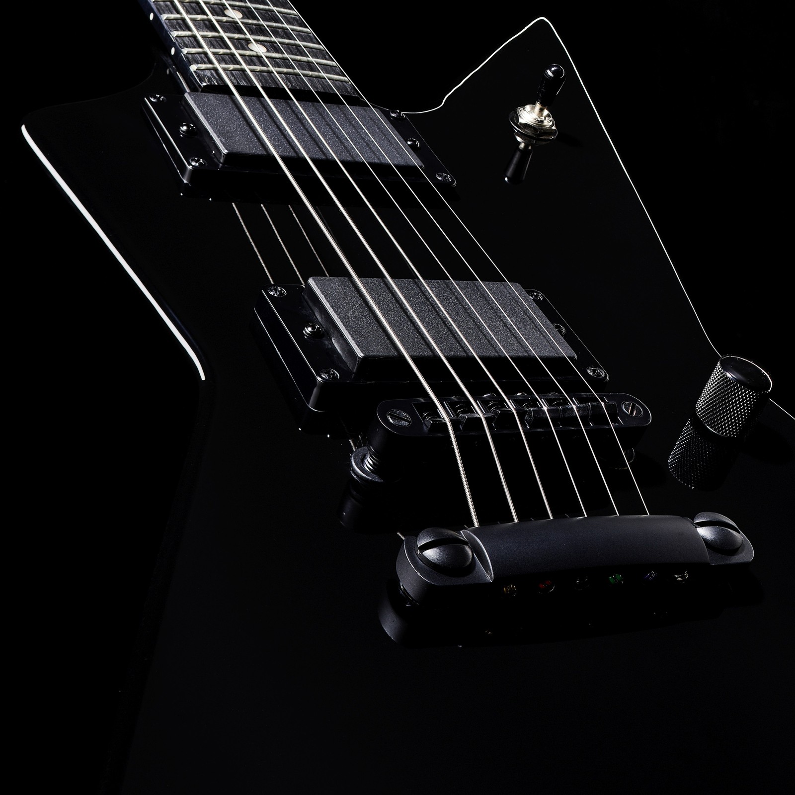 Aktive Humbucker Pickups auf der Harley Benton Extreme-84 Progressive Series