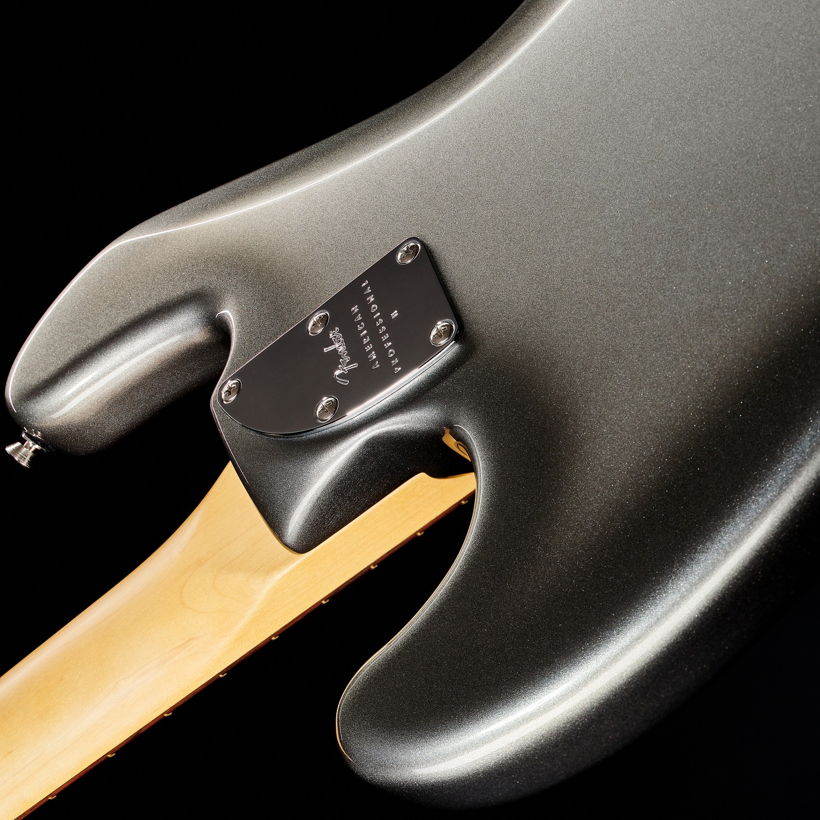 Halsübergang des Fender Am Pro II Jazz Bass RW MERC