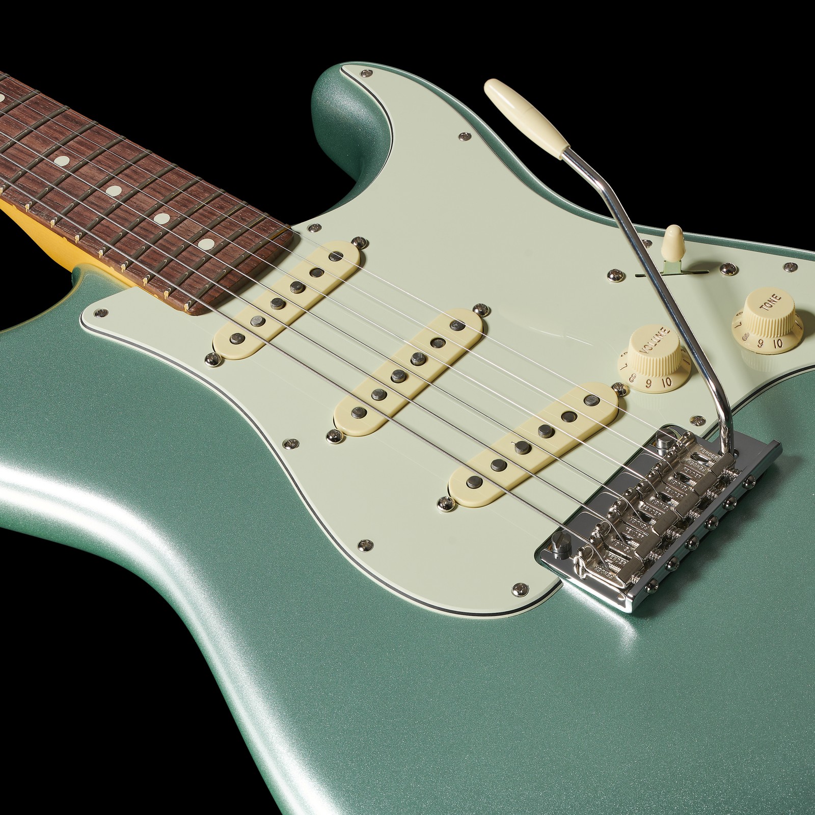 Korpus Frontansicht der Fender AM Pro II Strat MYST SFG