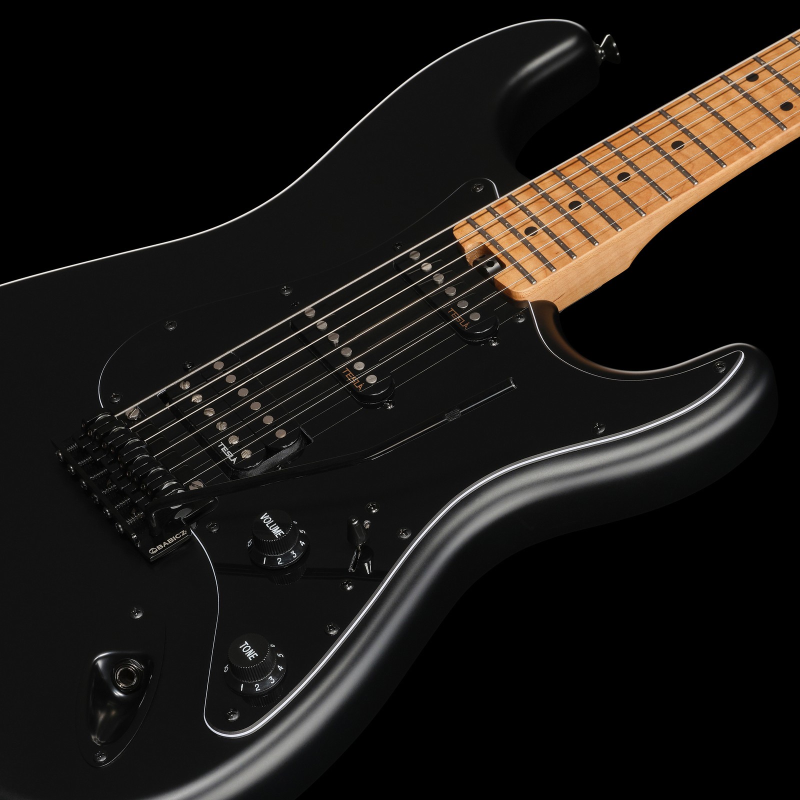 Humbucker und Singlecoils auf der Harley Benton ST-Modern Plus MN HSS SBK