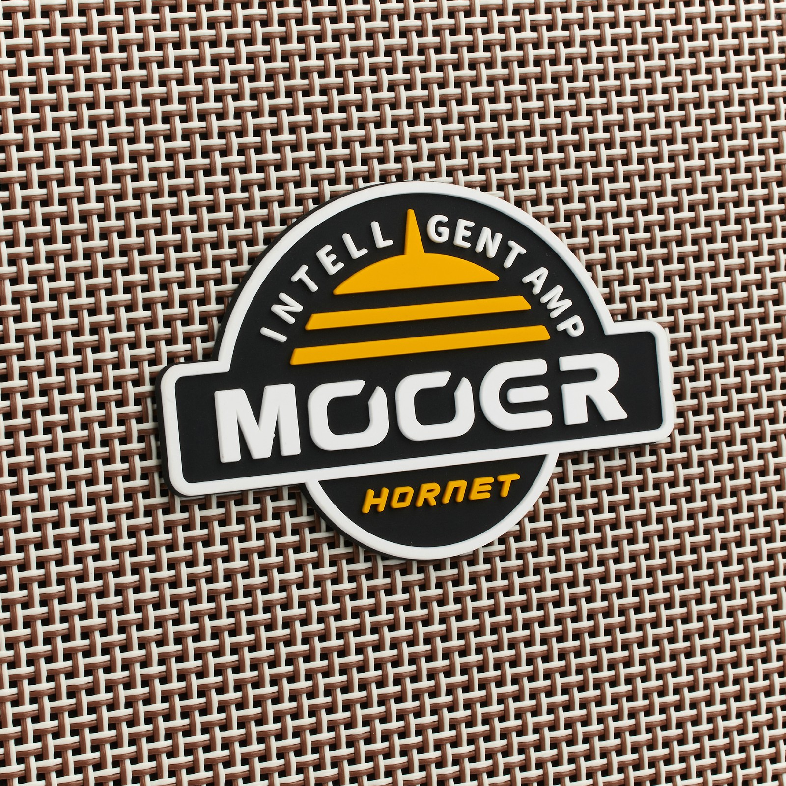 Logo Mooer sur la grille avant du Hornet 30i Modeling Amp White