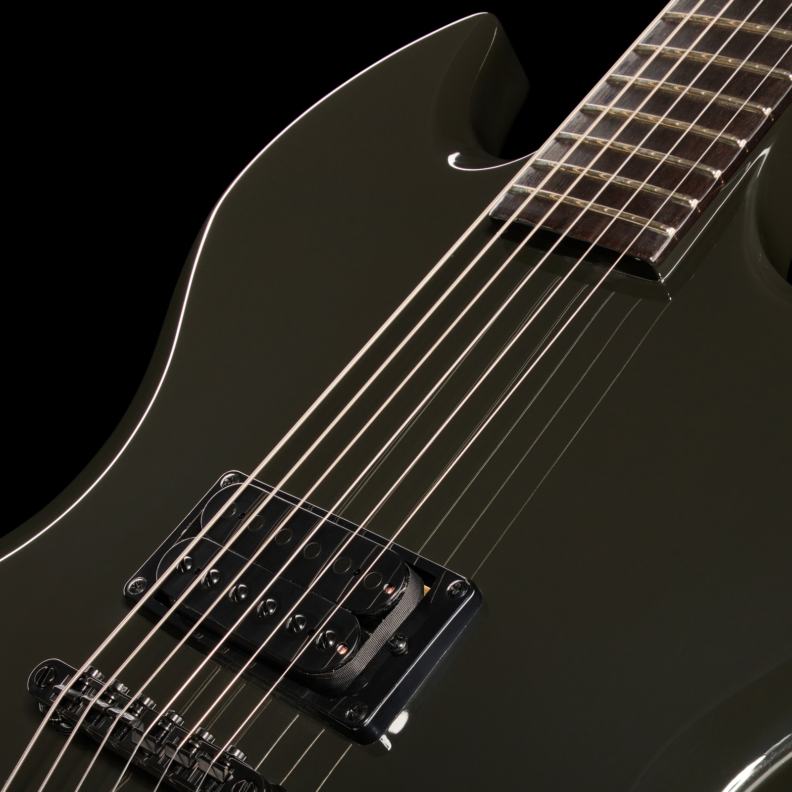  Guild Polara Night Edition Tungsten Mahagoni Korpus und Humbucker Tonabnehmer