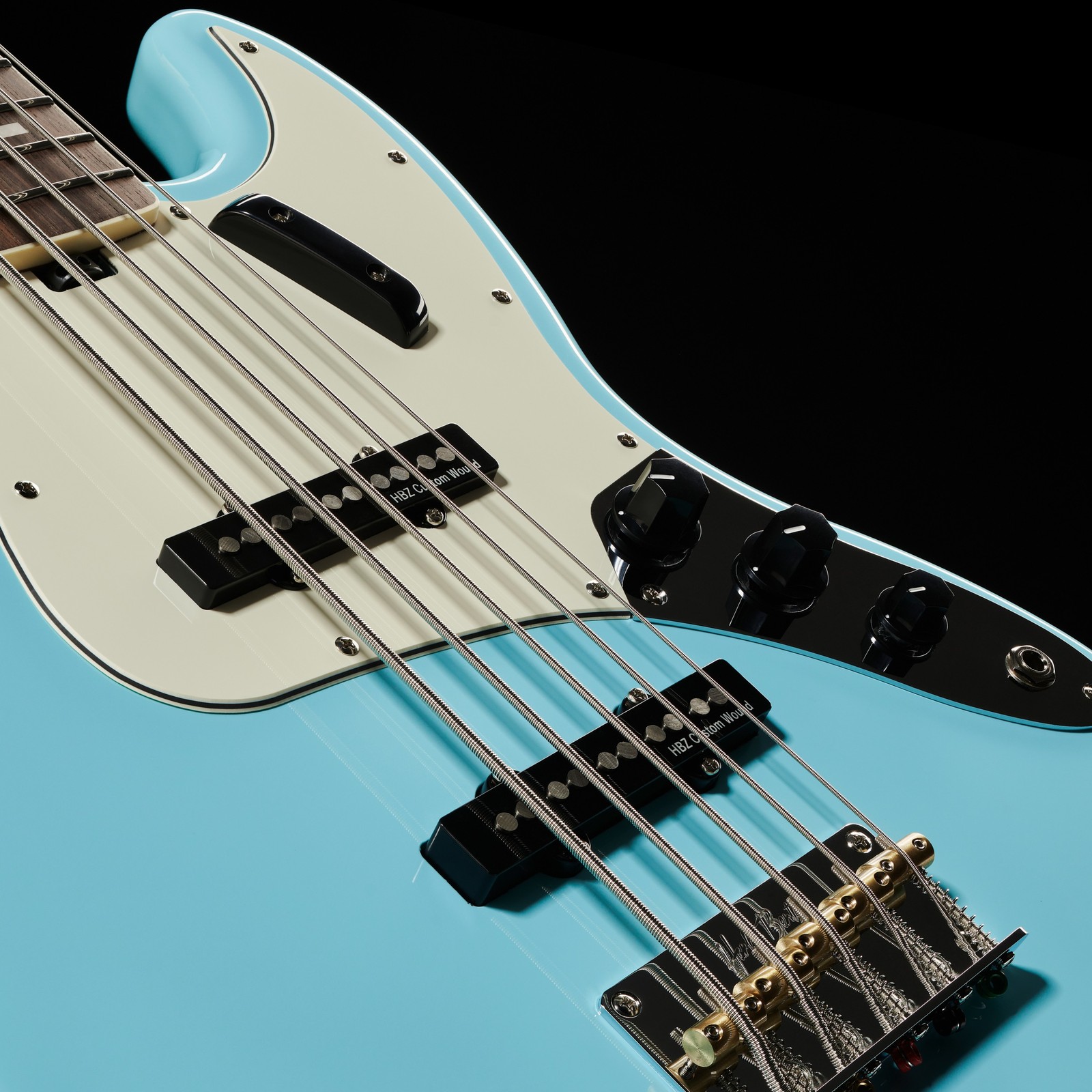 Singlecoil Pickups im E-Bass Harley Benton MV-5JB Daphne Blue