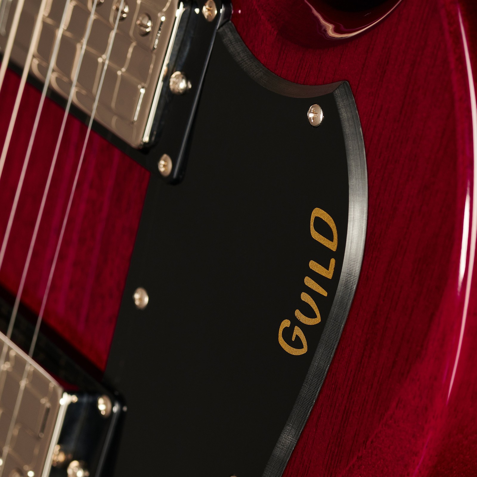 Guild Polara Deluxe Cherry Red Schlagbrett