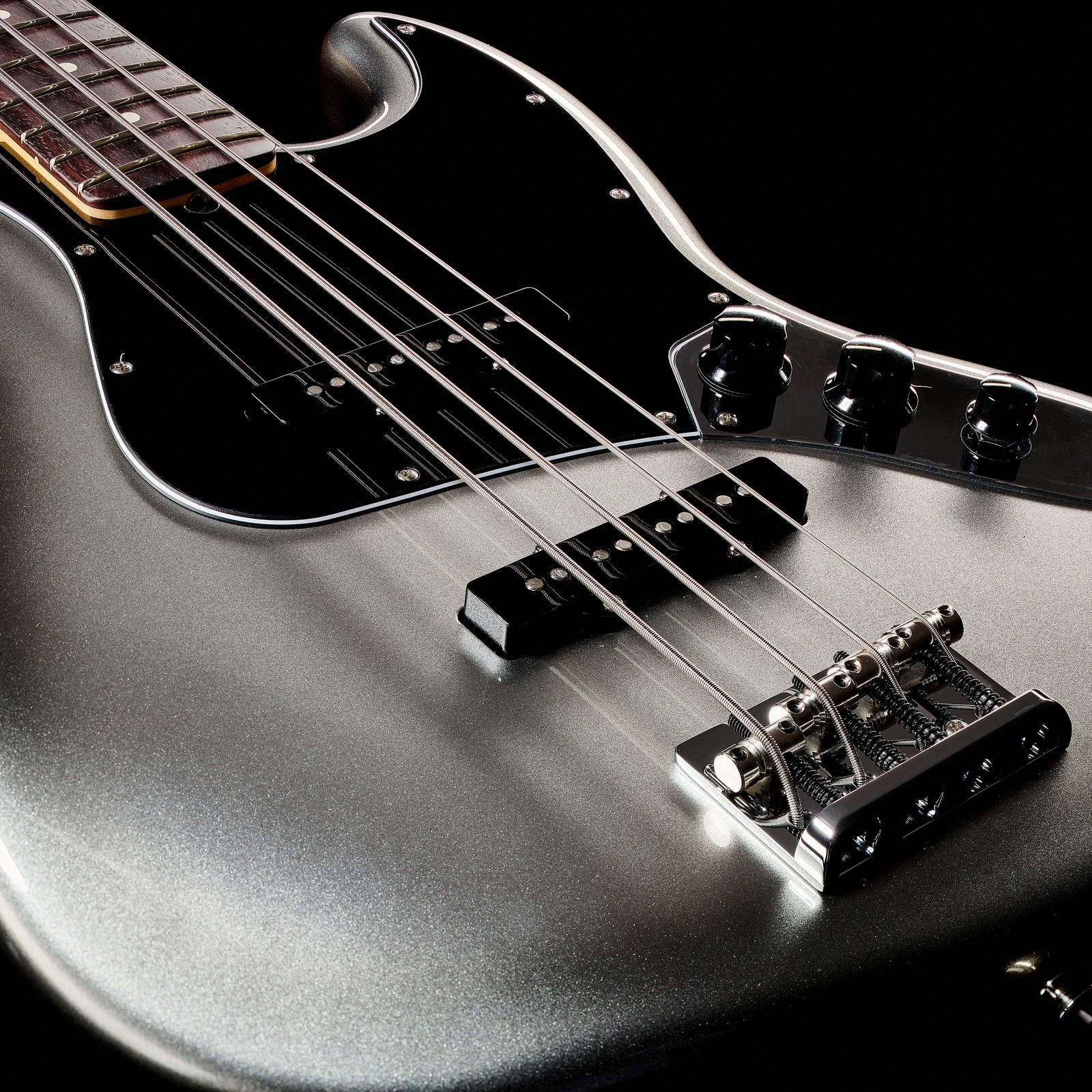 Decke des Fender Am Pro II Jazz Bass RW MERC