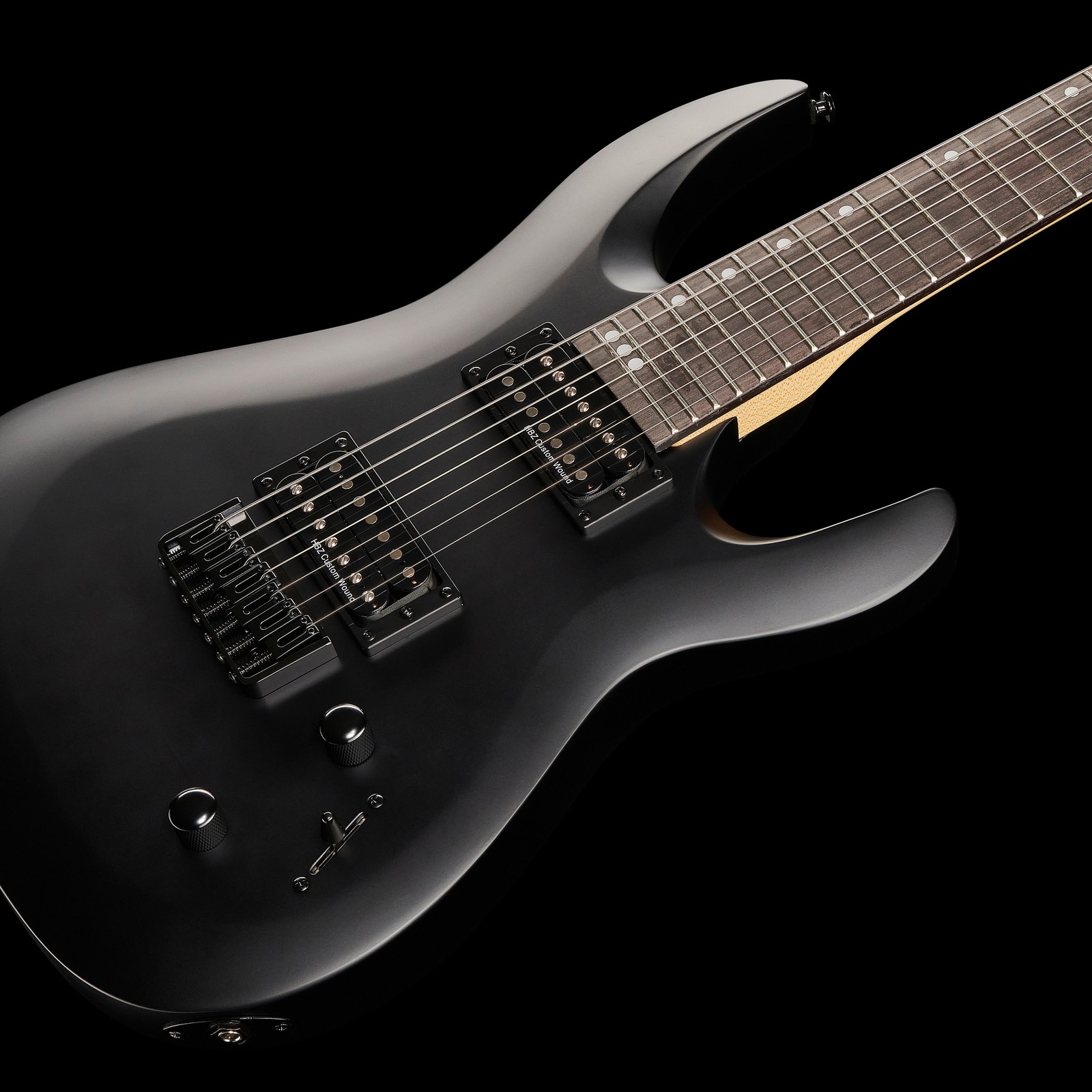 Zwei Humbucker auf der Harley Benton R-457 Active SBK