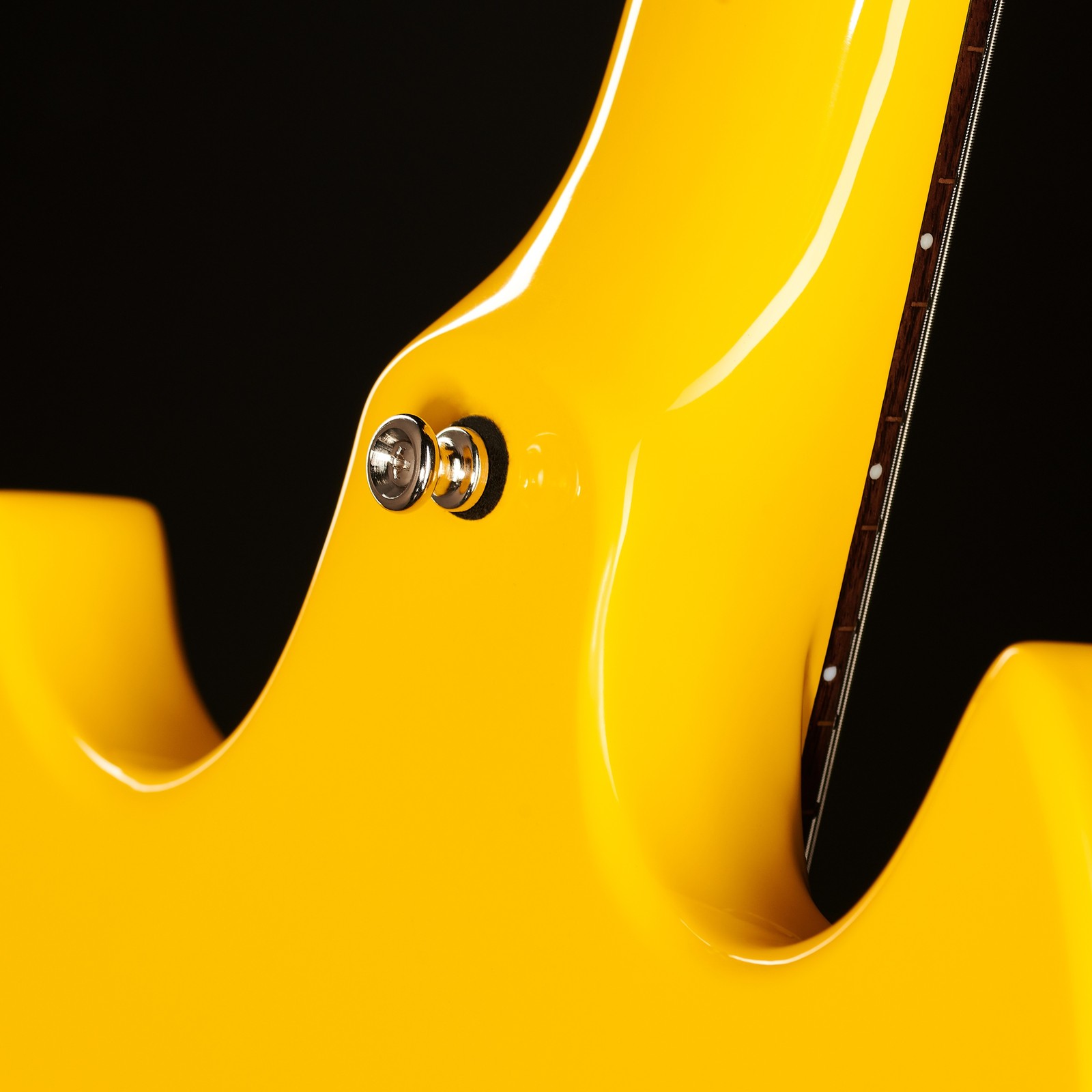  Guild Polara Voltage Yellow, Rückseite mit Gurtpin