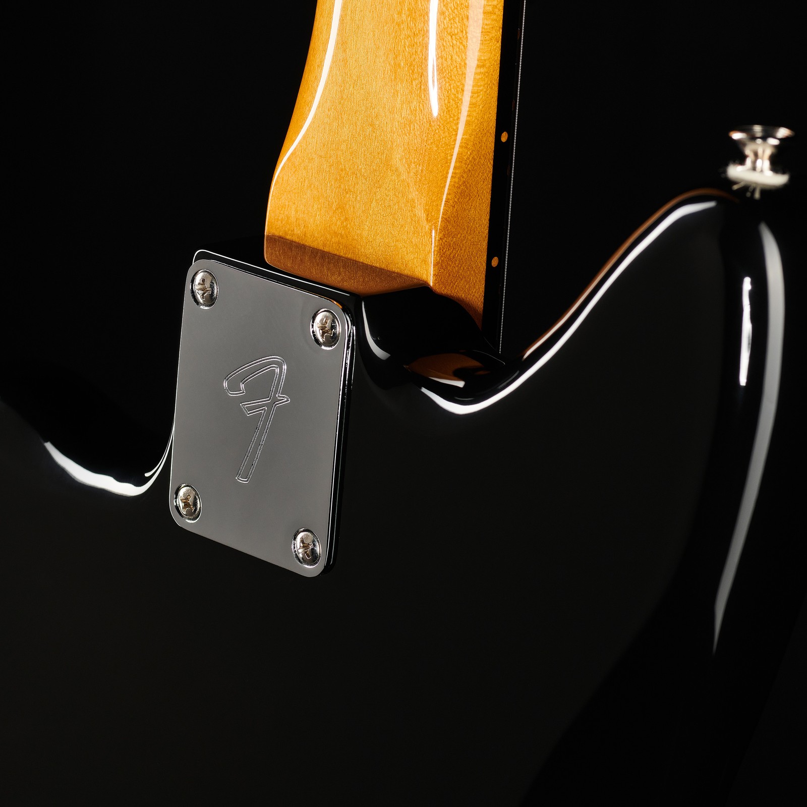 Rückseite der Fender Vintera II 70s Jaguar BK mit geschraubtem Hals