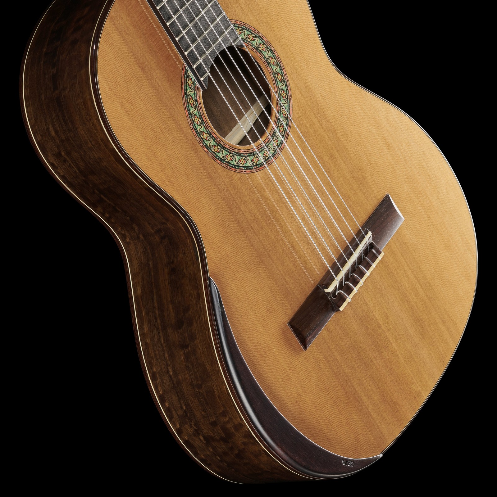 Abgerundete Armauflage der Konzertgitarre Manuel Rodriguez Superior B-C
