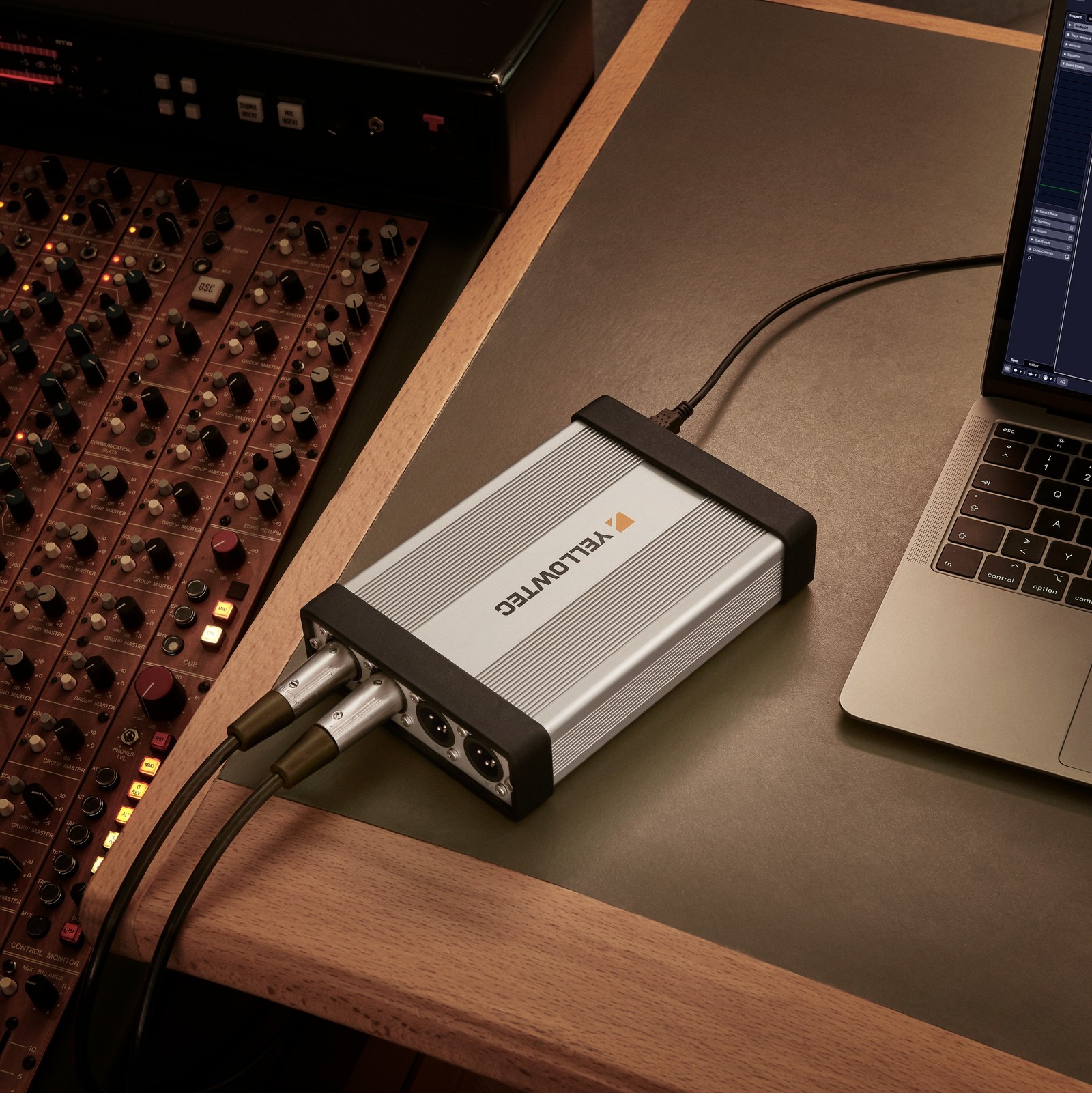 PUC2 Line de Yellowtec entre une console et un laptop