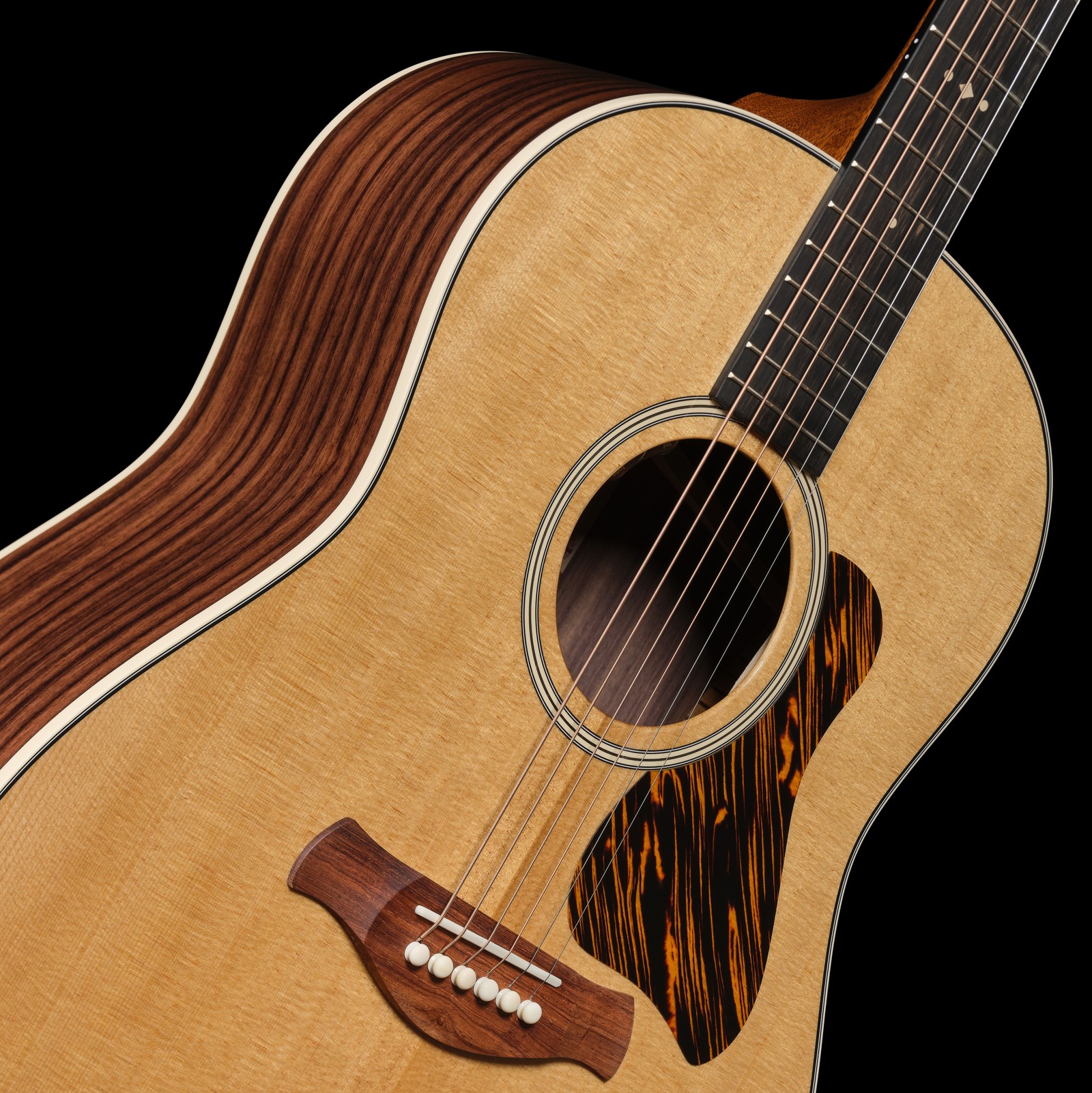 Fichtendecke der Taylor Gold Label 717e Westerngitarre