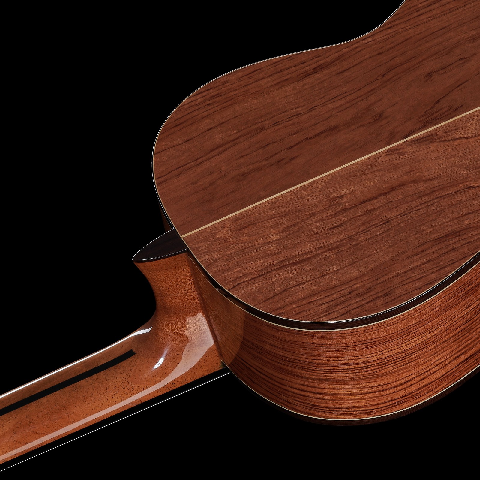 Bubinga Korpus auf der Rückseite der spanischen Gitarre Manuel Rodriguez Superior A-C