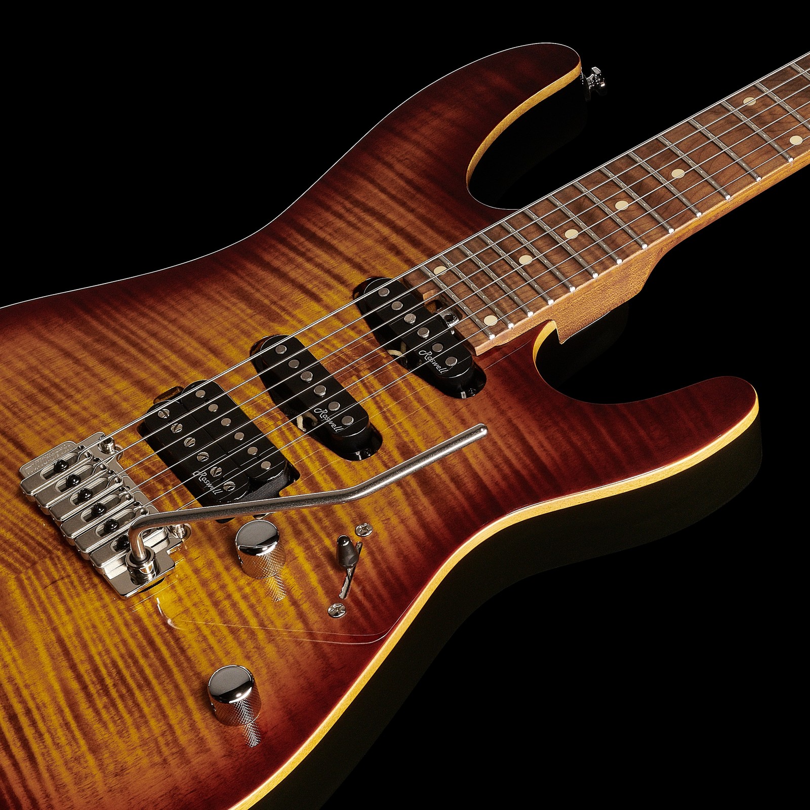 Decke der Harley Benton Fusion-III HSS Roasted FBB mit Wilkinson Tremolo, Humbucker und zwei Singlecoils