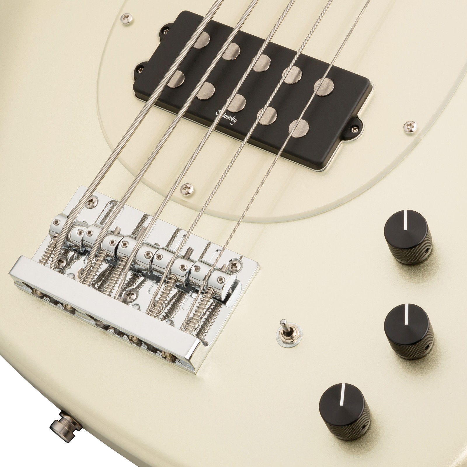 Humbucker and controls, MetroExpress 21 Vintage M5 Maple Champagne, five-string bass guitar