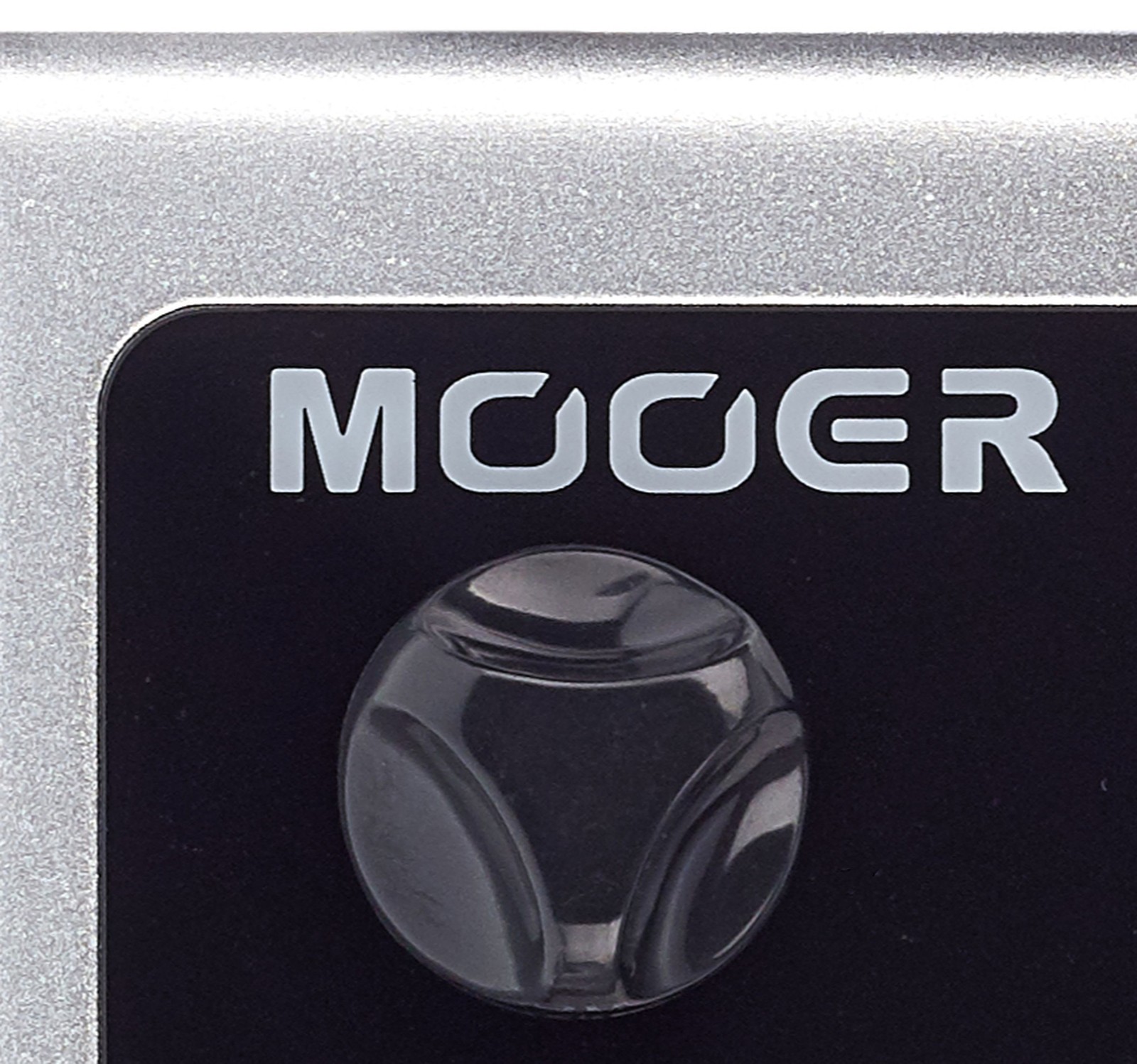 Logo auf Mooer PE 100 Portable Guitar Effects