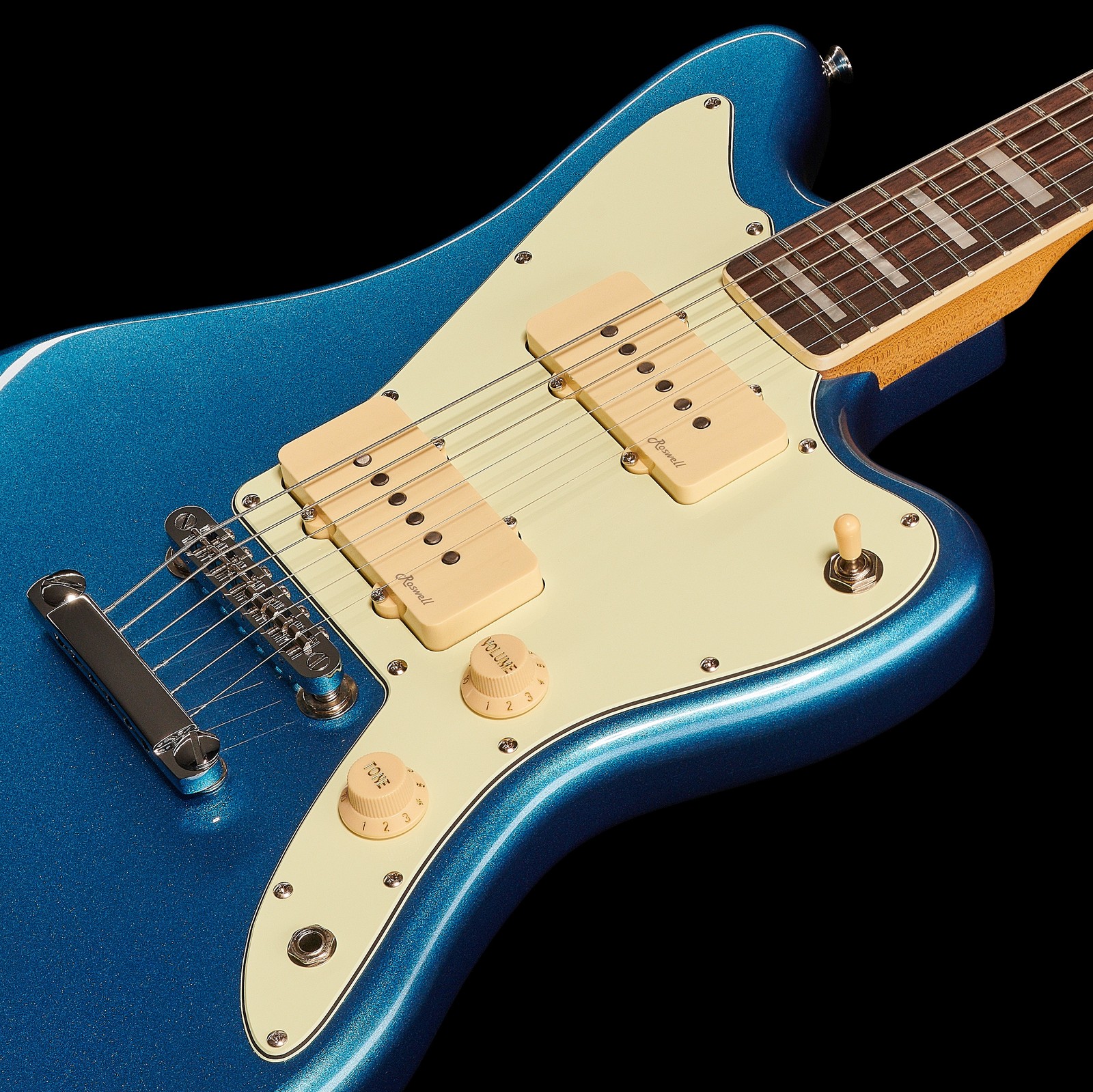 Single coils on the Harley Benton JA-60CC Lake Placid Blue