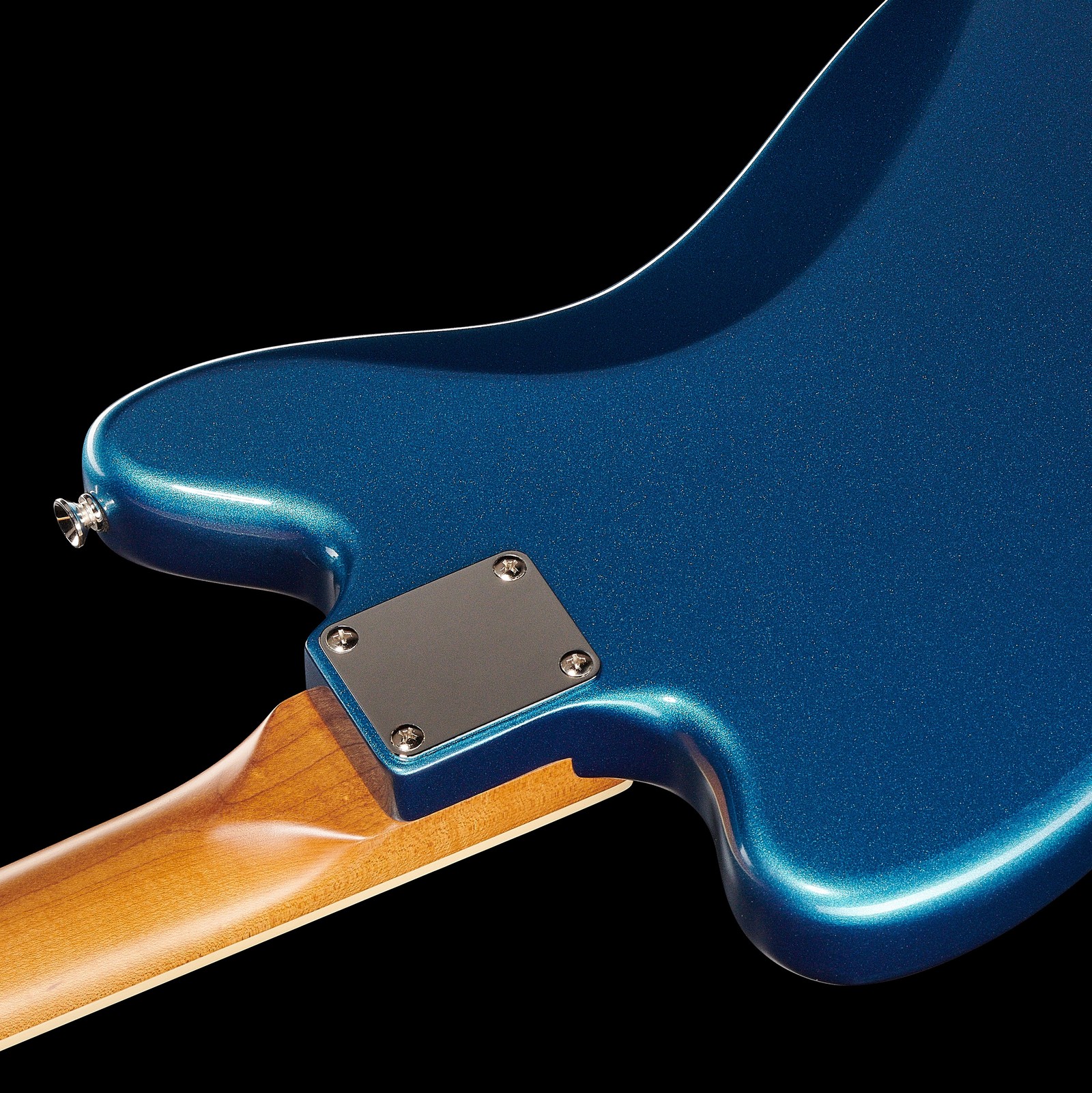 Bolt-on neck made of vintage caramelised Canadian maple on the Harley Benton JA-60CC Lake Placid Blue