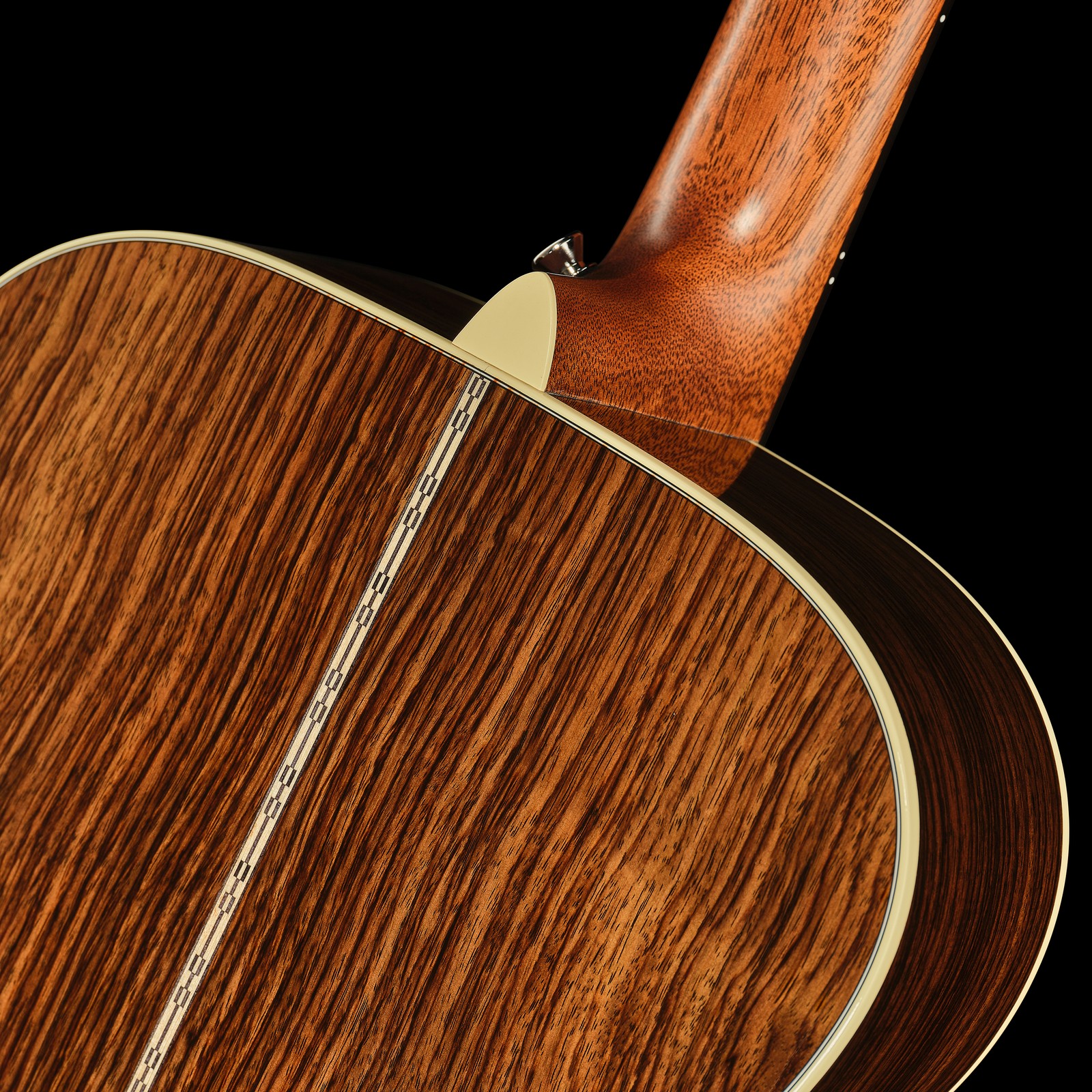 Halsübergang der Martin Guitars OM28E LRB