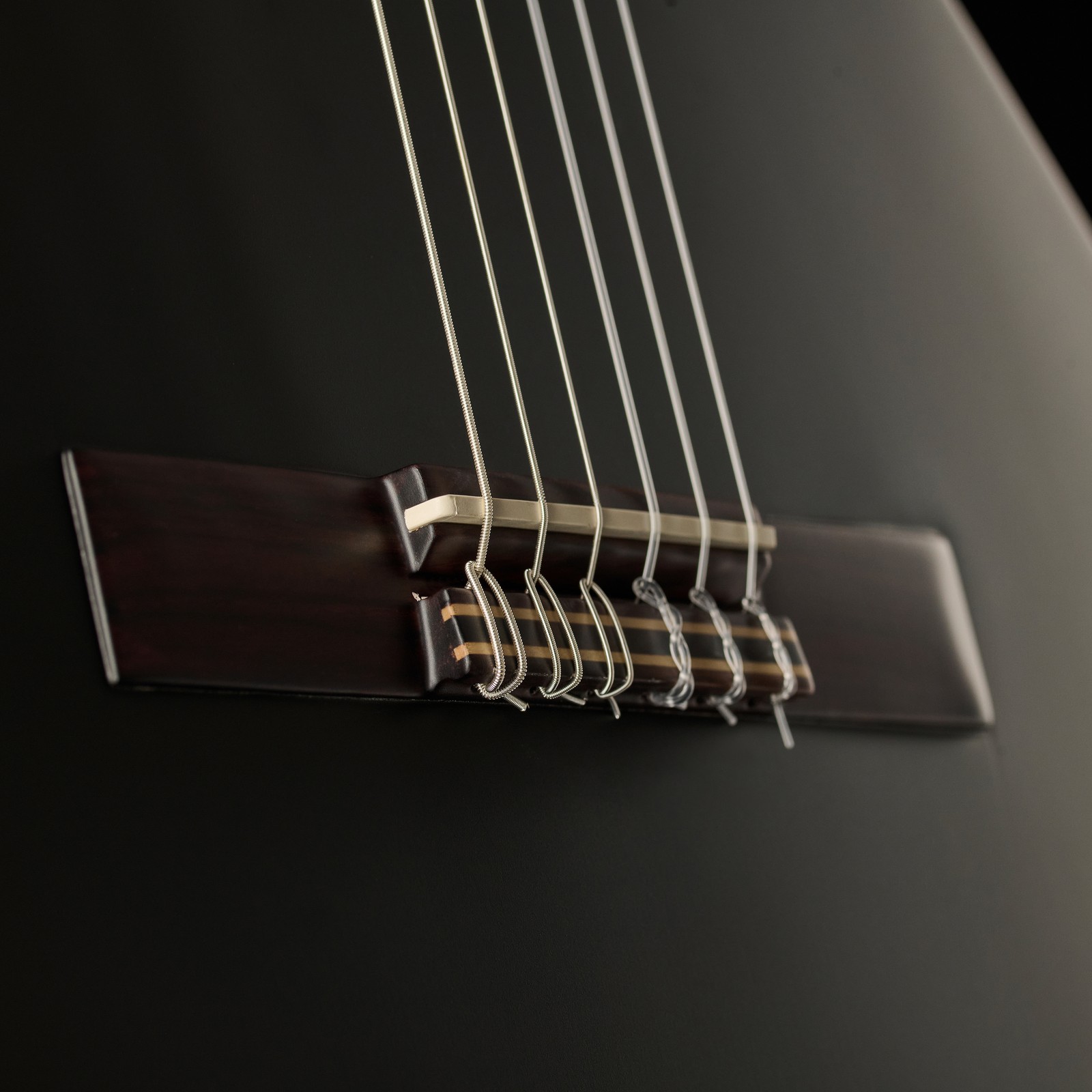 Steg der Alhambra 1C Black Satin Konzertgitarre